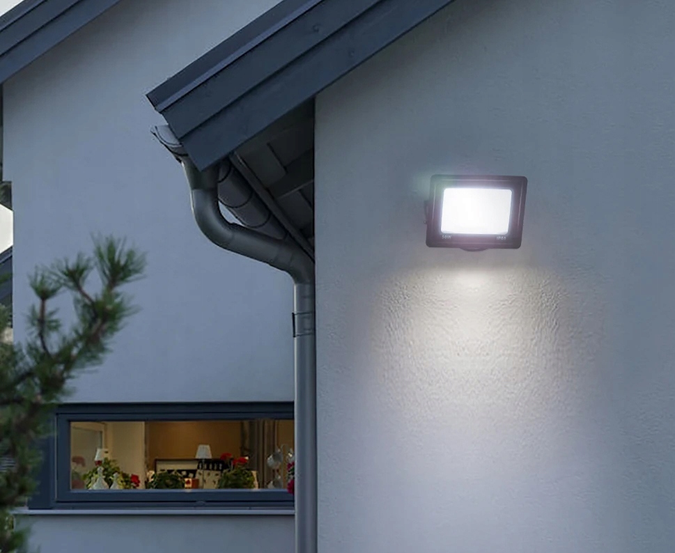 Naświetlacz LED Halogen Lampa Slim LED 30W PREMIUM SuperLED Marka SuperLED