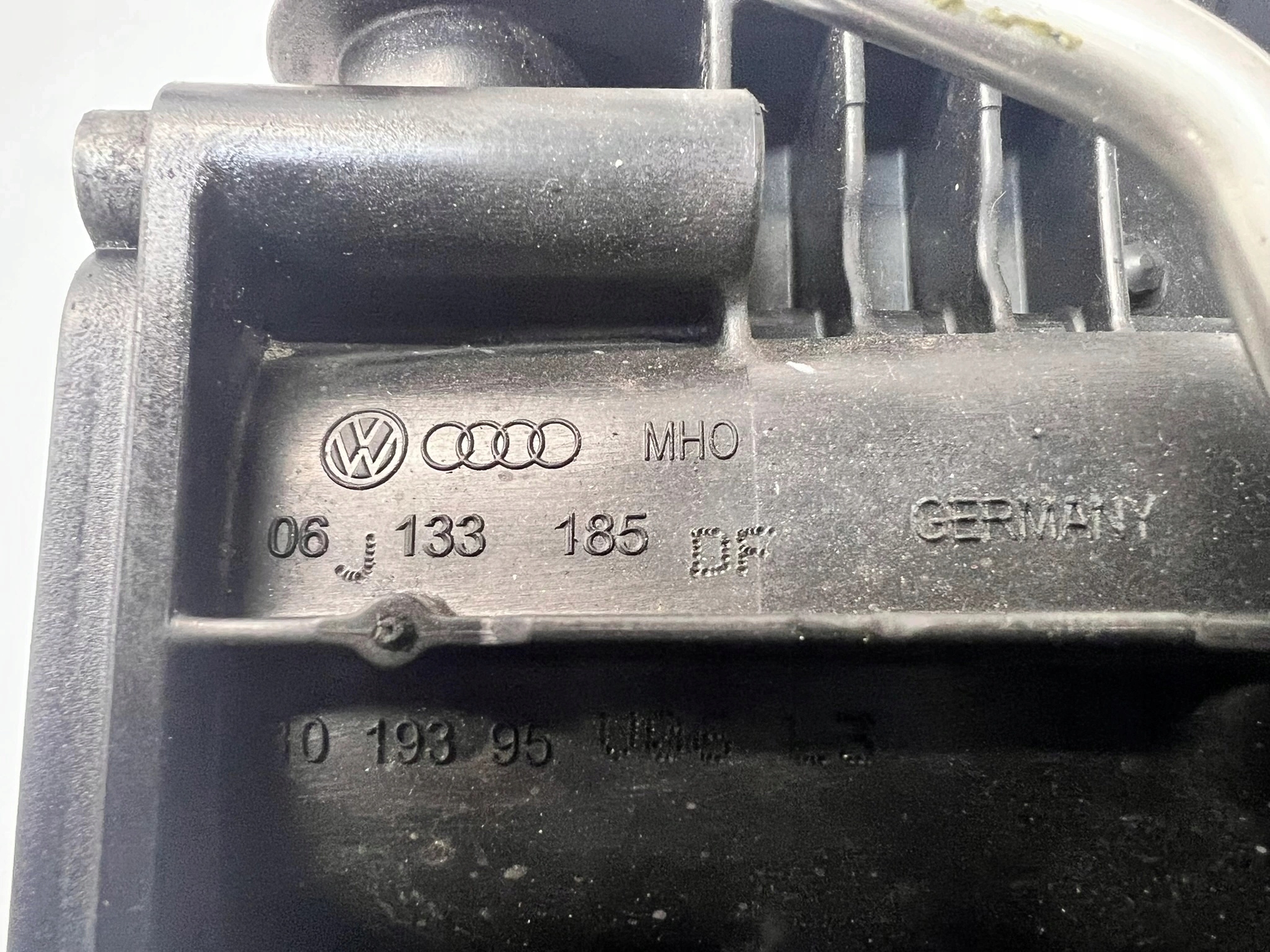 intake manifold AUDI A3 8P 1.8 2.0 TFSI 06J133185DF