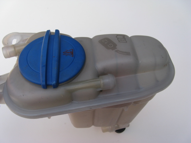 water tank AUDI A5 8T 2.0 TDI