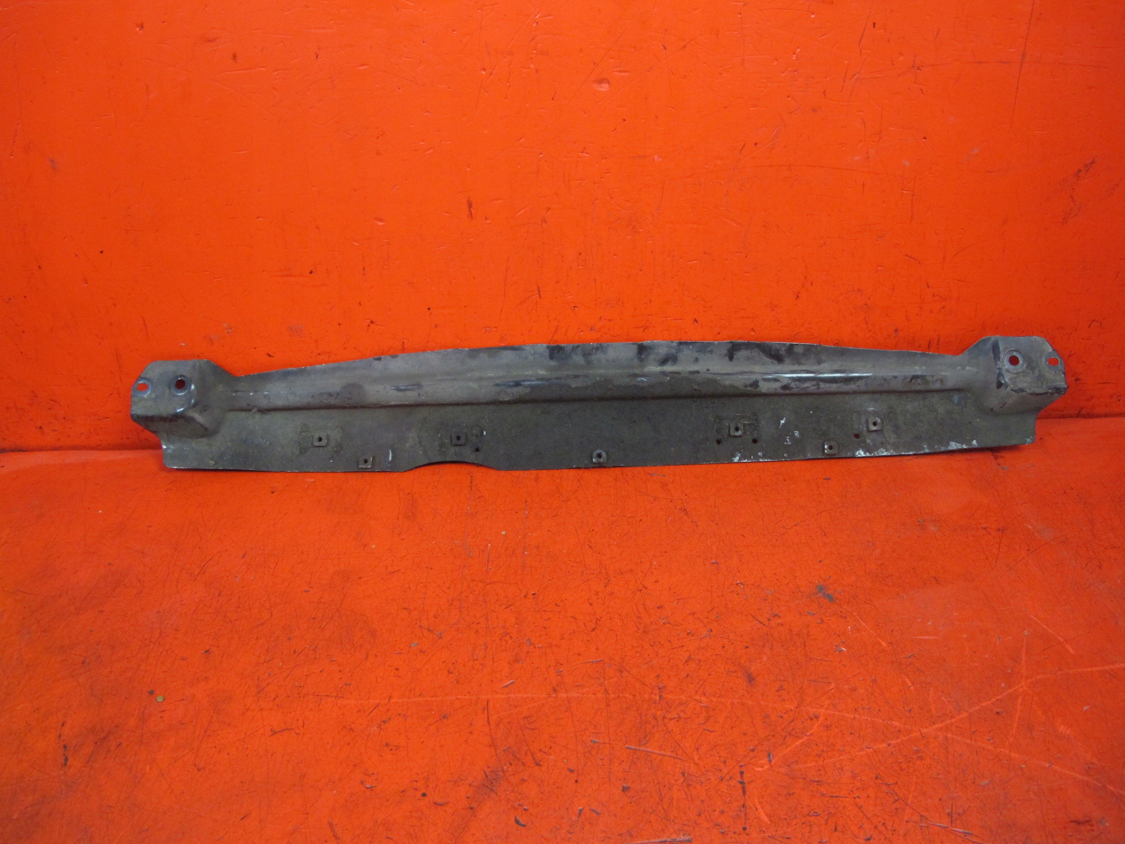 VW TOUAREG 7LA 02- sider pillar below radiator