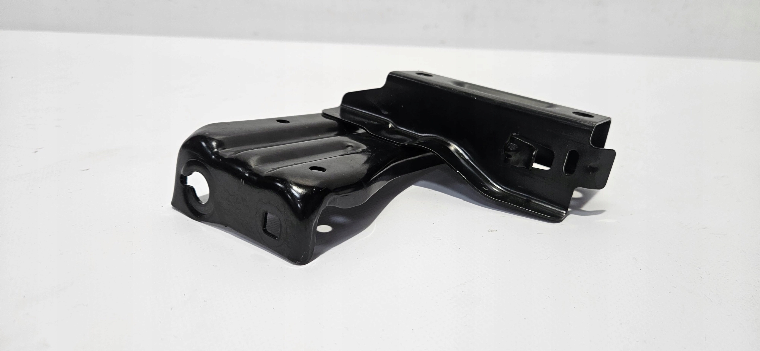 console holder supports left front TOYOTA YARIS CROSS 20- original