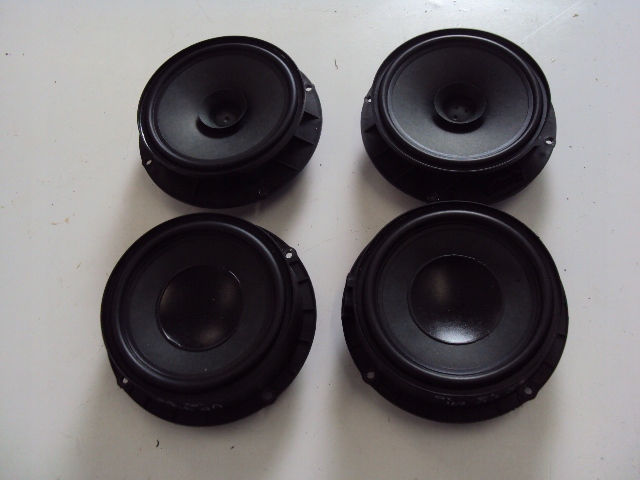 КОМПЛЕКТ ДИНАМІКІВ VW UP LIFT GTI 2016-