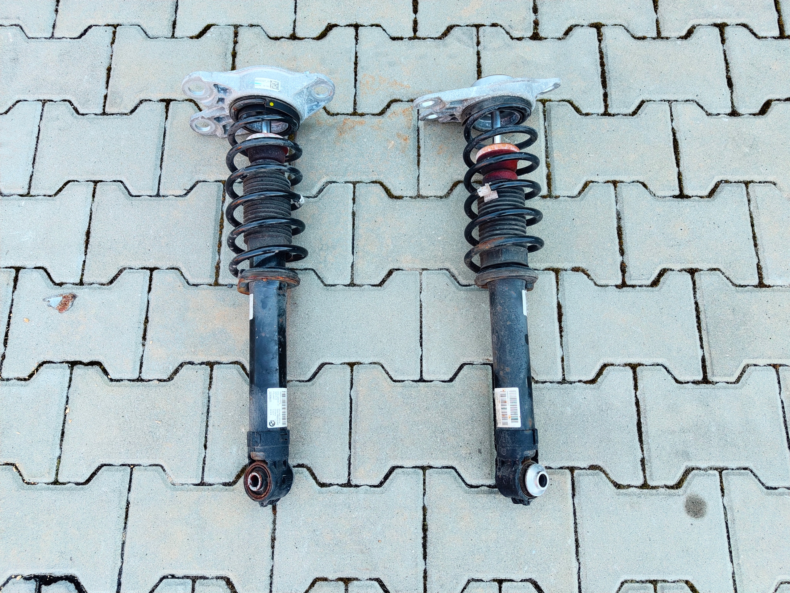 BMW i3 Stoßdämpfer heck 6880101