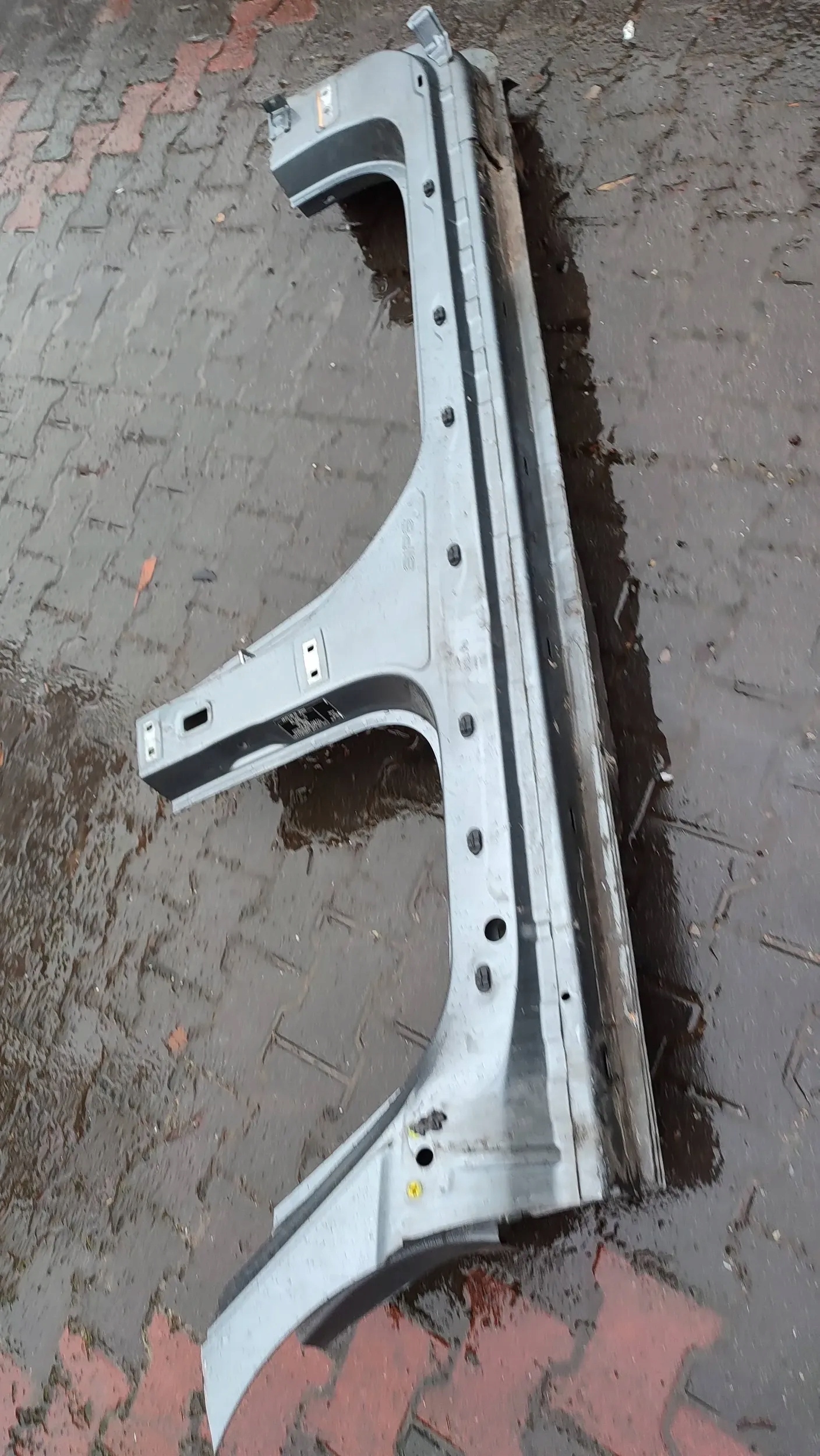 Volvo V40 2018 threshold right pillar