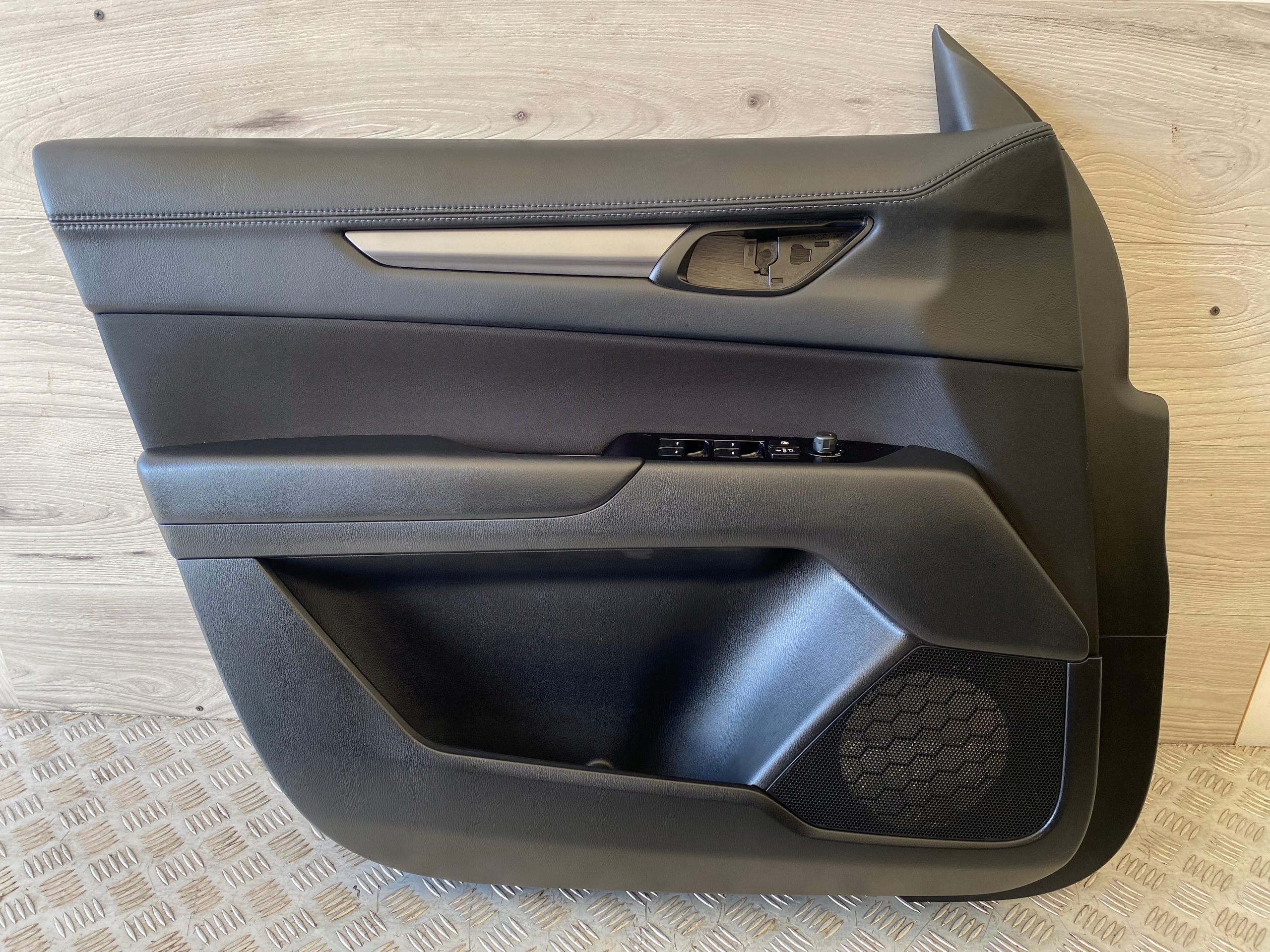 MAZDA CX-5 CX5 II 17-24 BOCZEK DRZWI TAPICERKA LEWY PRZÓD KB7W 6846Z