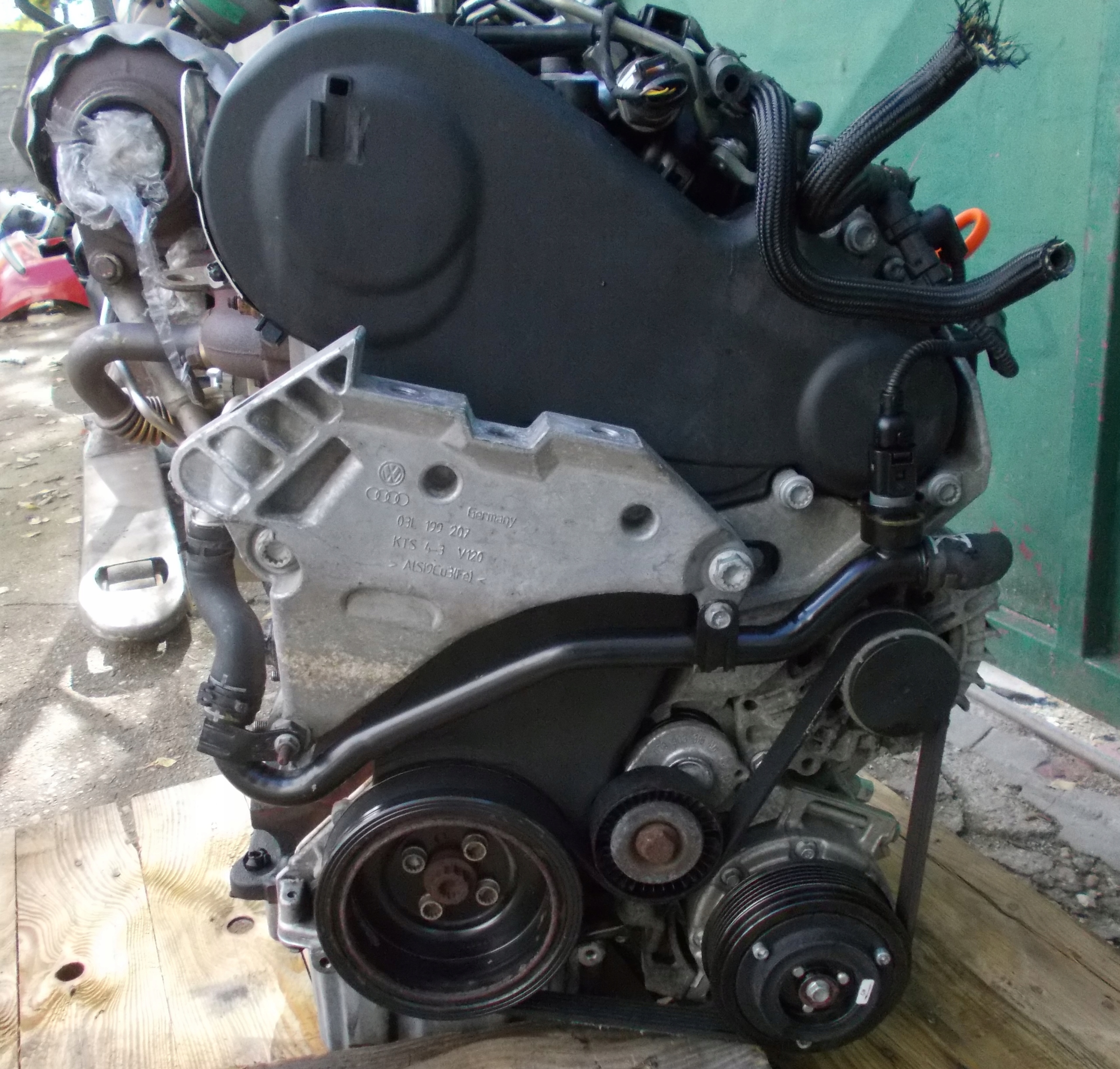 SEAT IBIZA IV GOLF VI + 1.6TDI 08/09R engine complete CAY