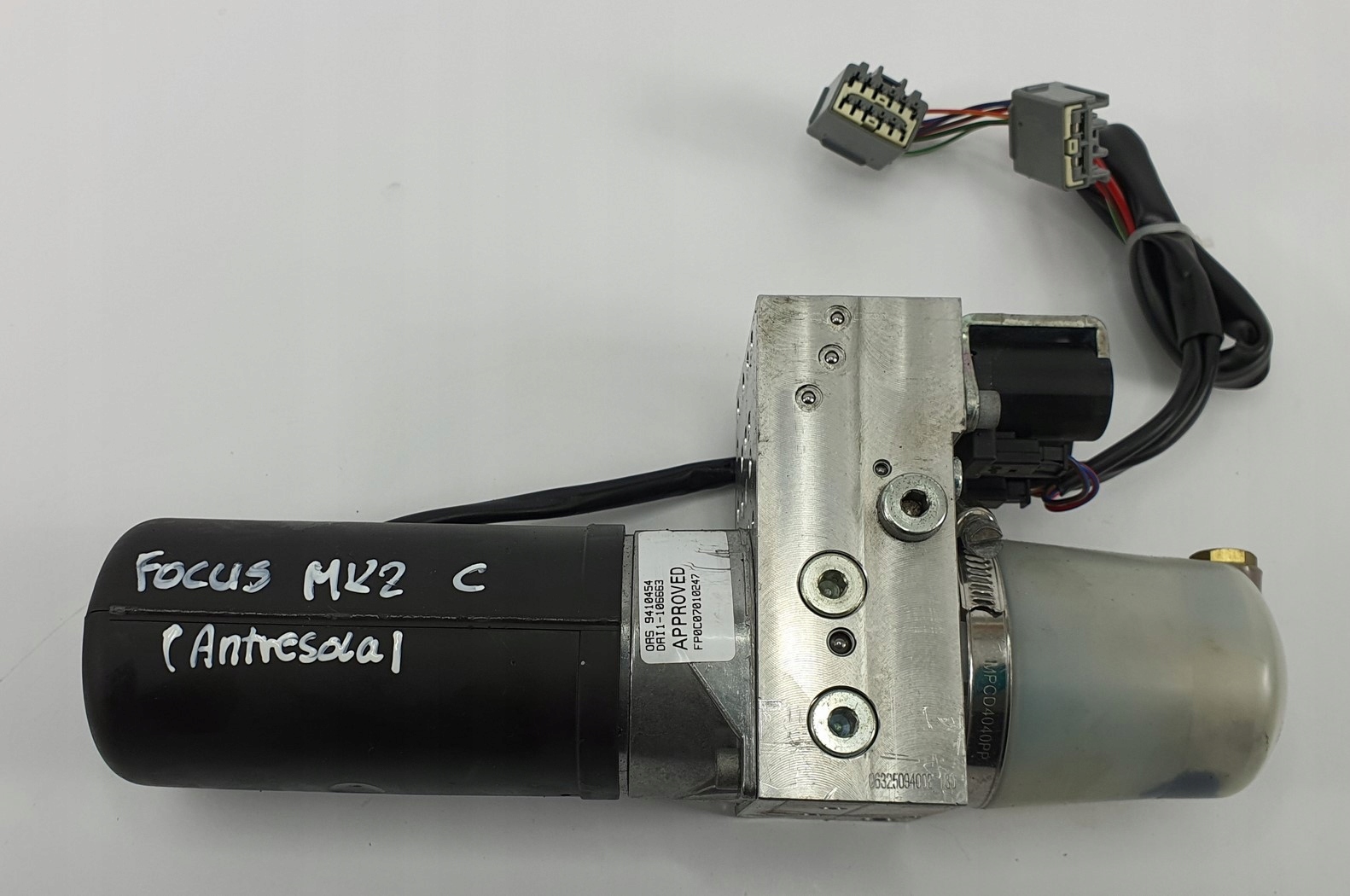 POMPA DACHU FORD FOCUS MK2 CABRIO 9410454