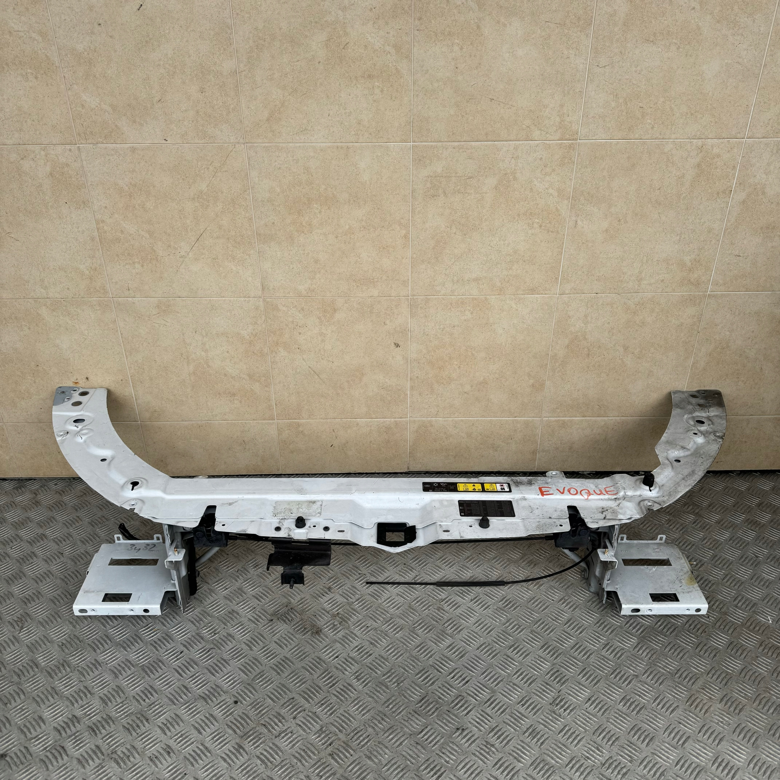 SUPPORT PANEL FOR RADIATORS UPPER LAND ROVER EVOQUE LIFT
