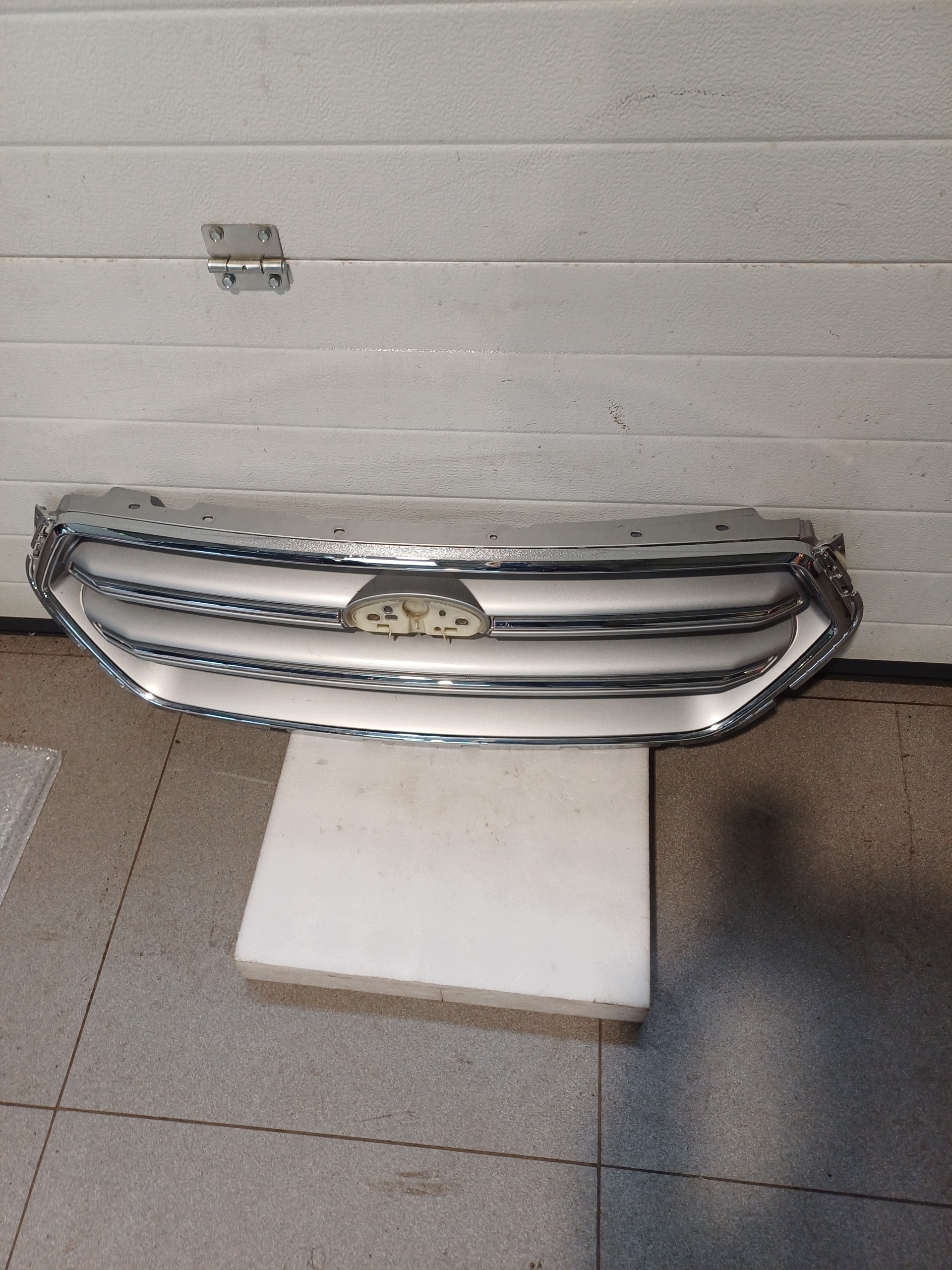 Grill FORD KUGA II GV448200B