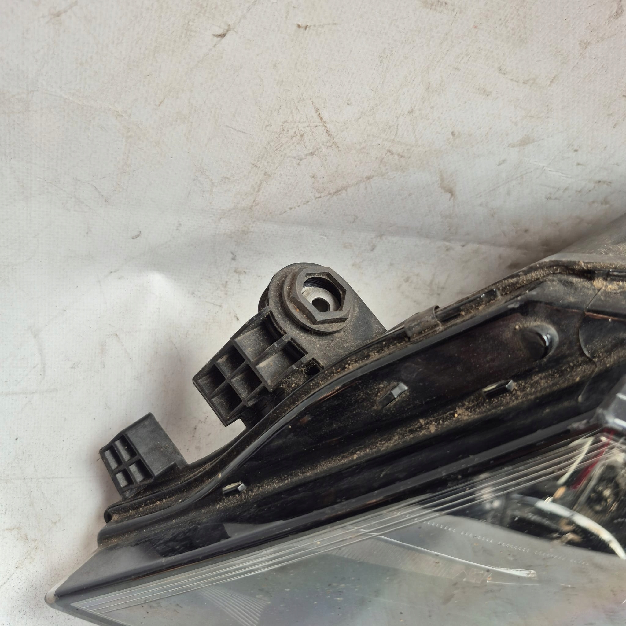 SKODA OCTAVIA III LIFT 17- light left front front ZWYKLA 5E1941015C