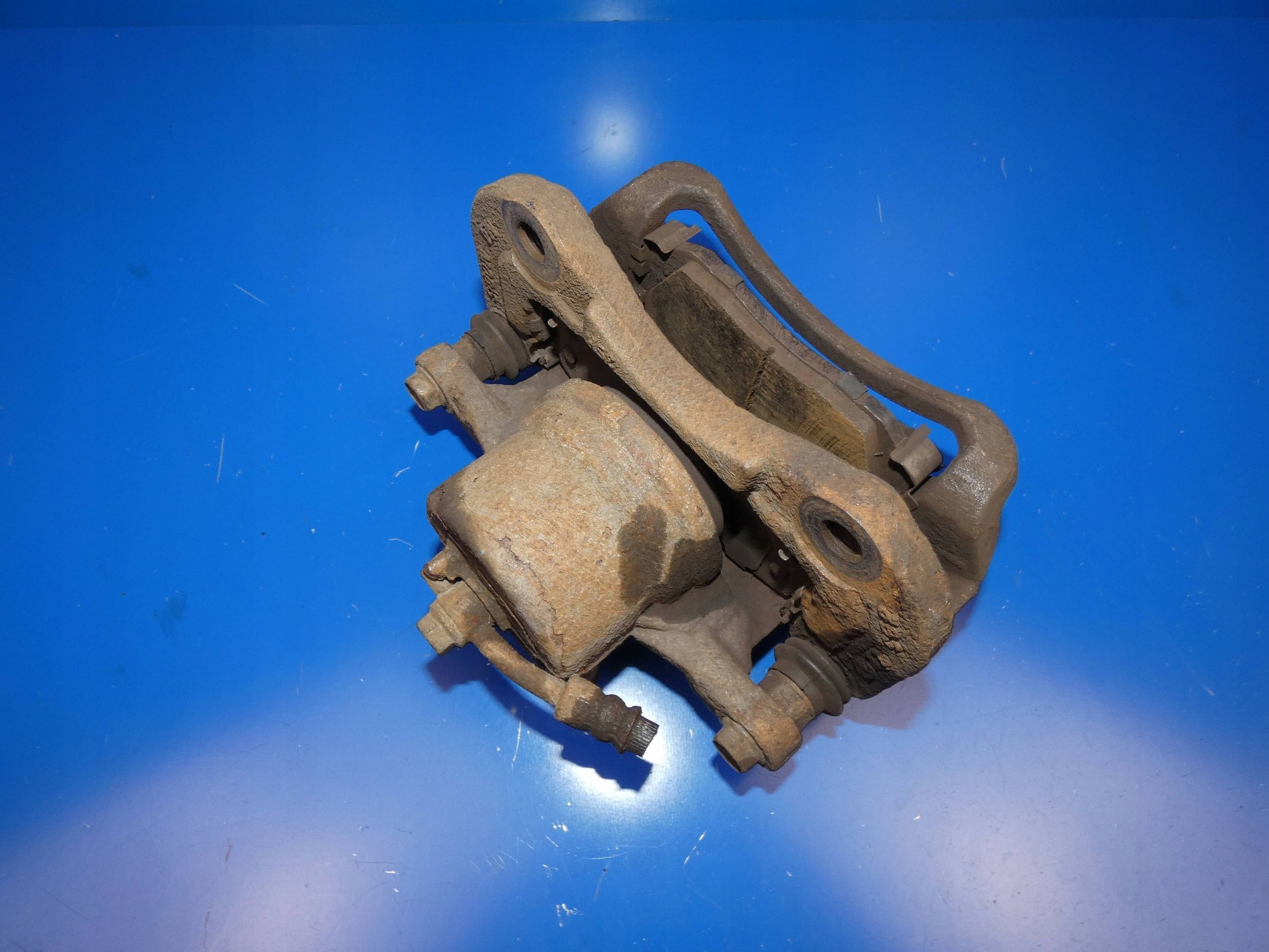HYUNDAI I40 caliper brake right front front