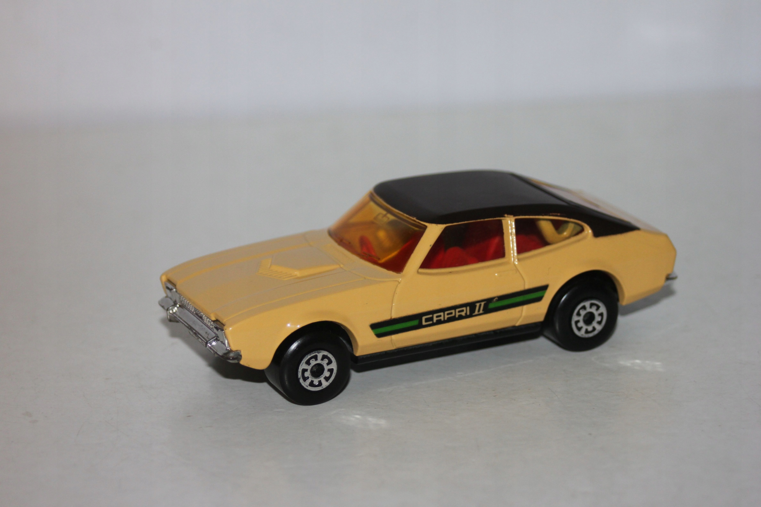 Matchbox Super Kings FORD CAPRI II made in england 1976r