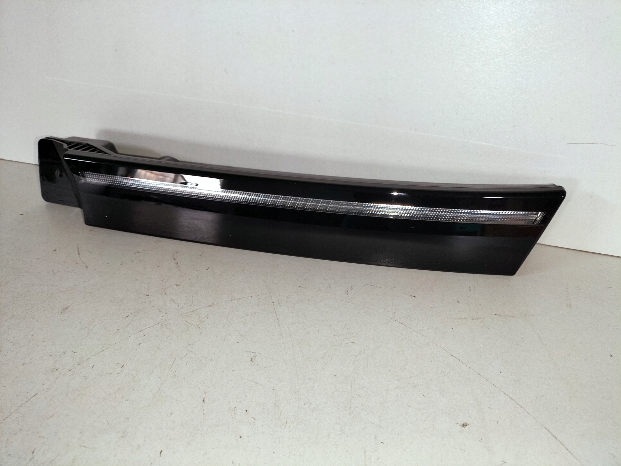 light grille front left LED DRL VW ID4 20
