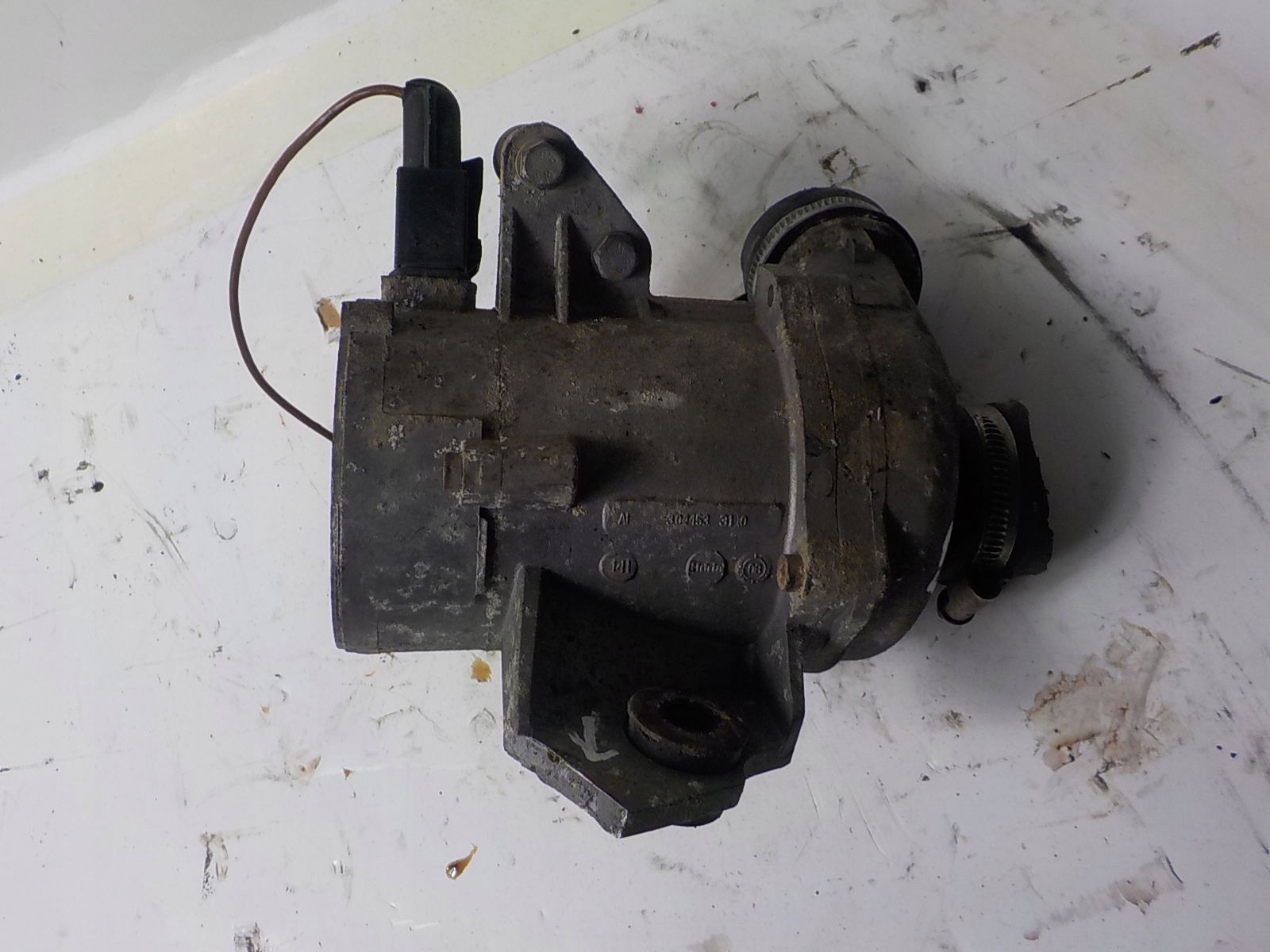 BMW 1 E81 E87 2.0D water pump 70285300