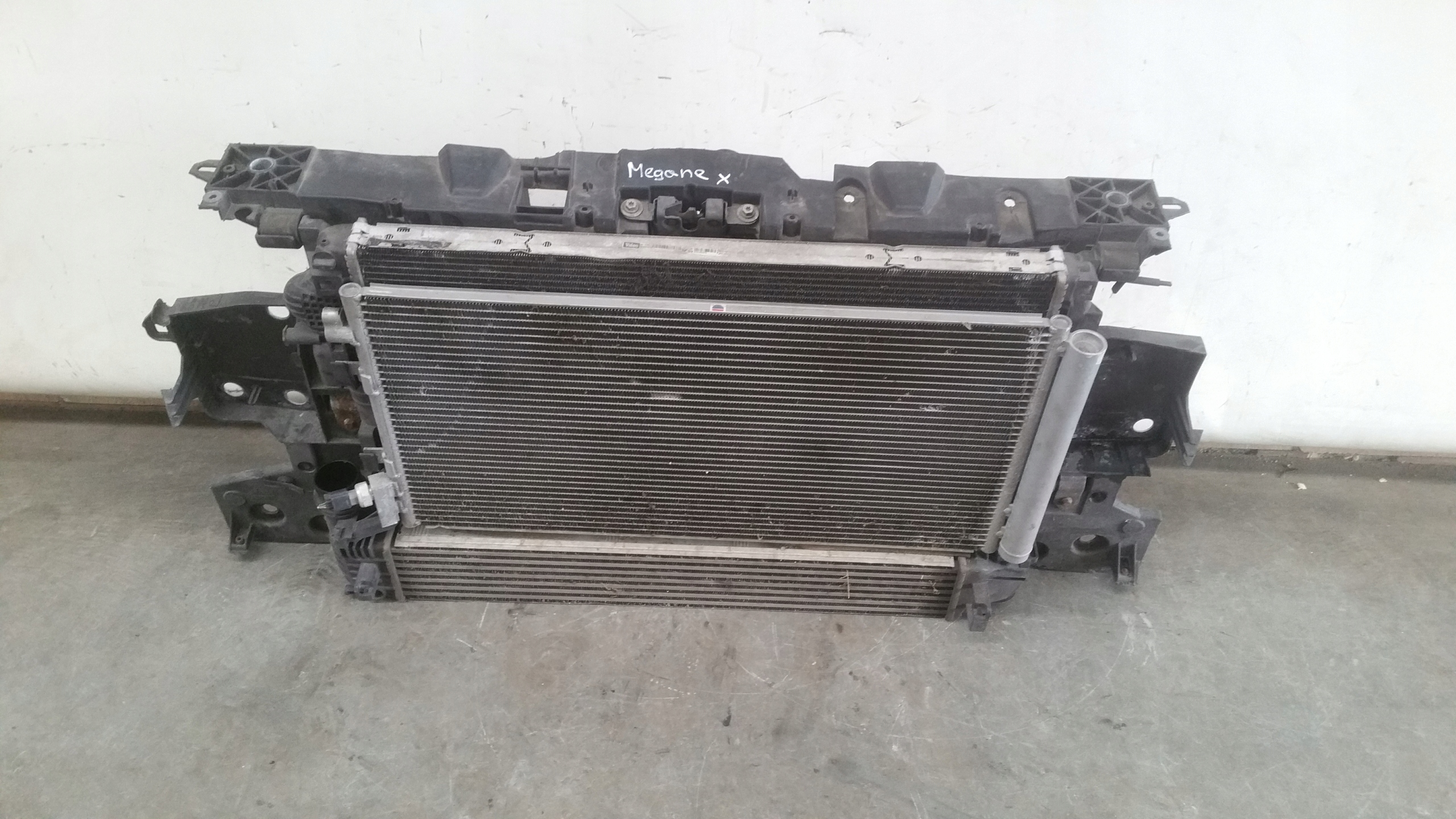 support panel for radiators pillar iron Renault Megane III
