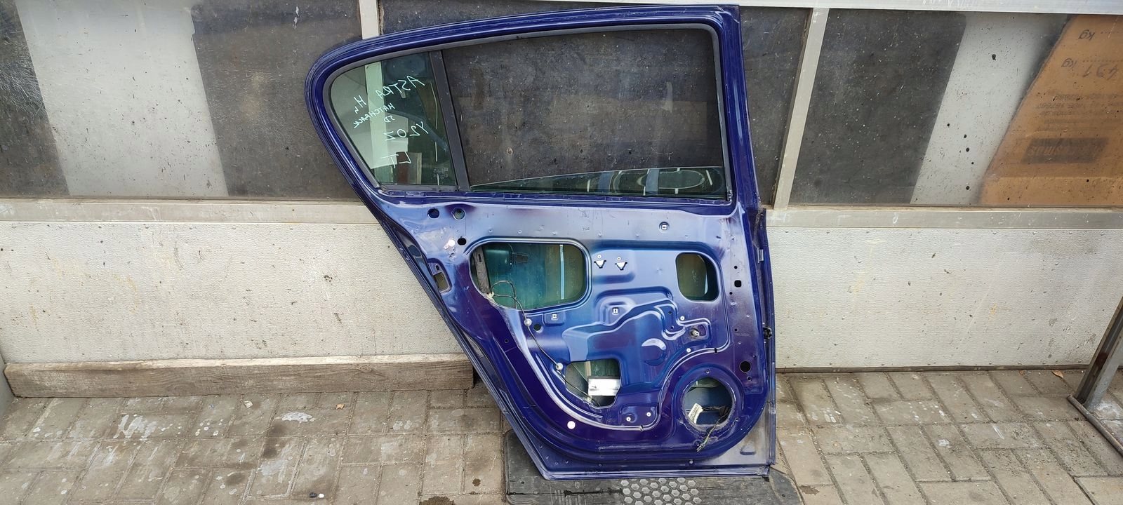 door rear part rear. left Opel Astra H HB Y20Z