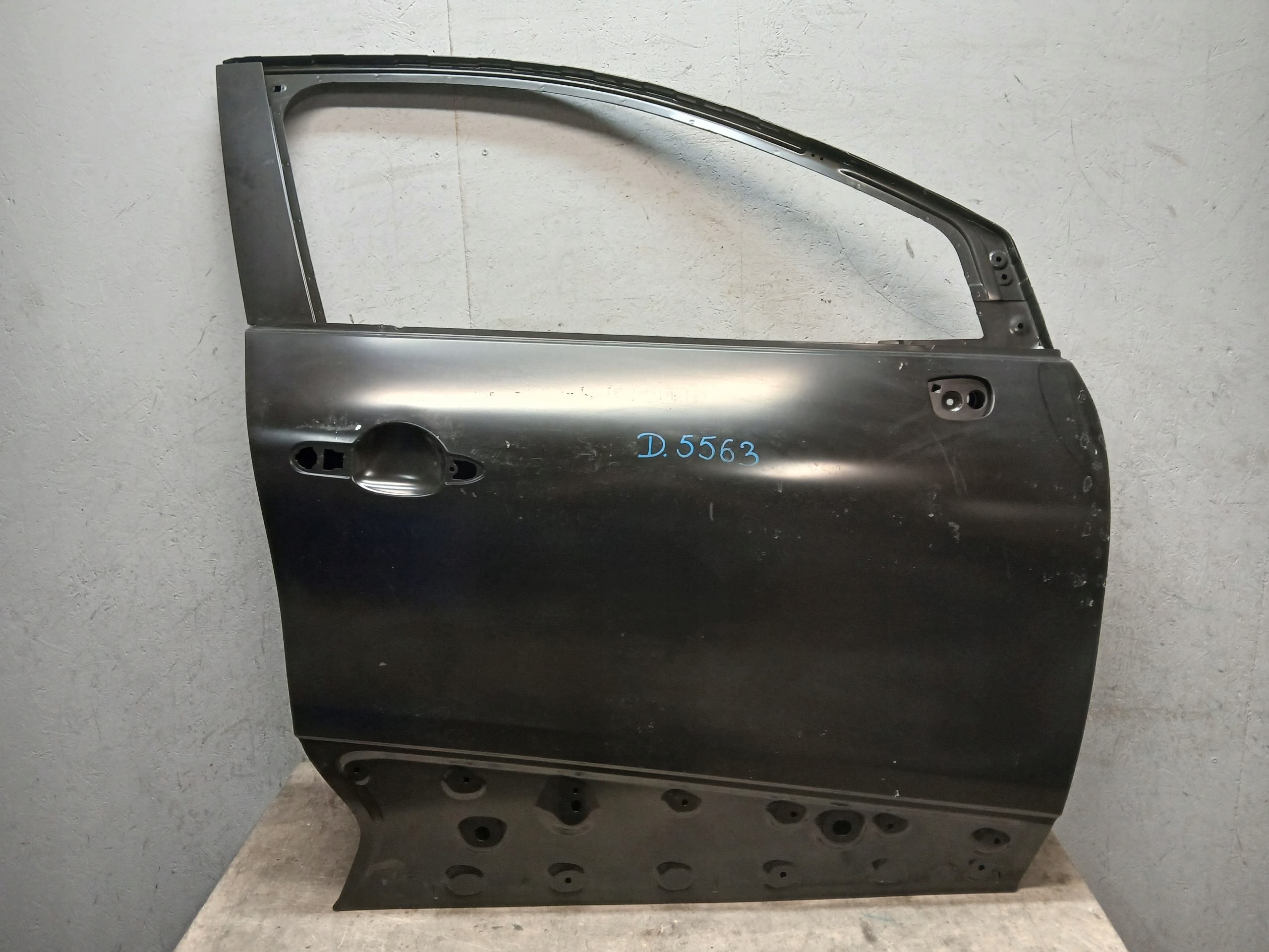 door front right RENAULT CAPTUR and 1 new ORYGINALNE 801009375R