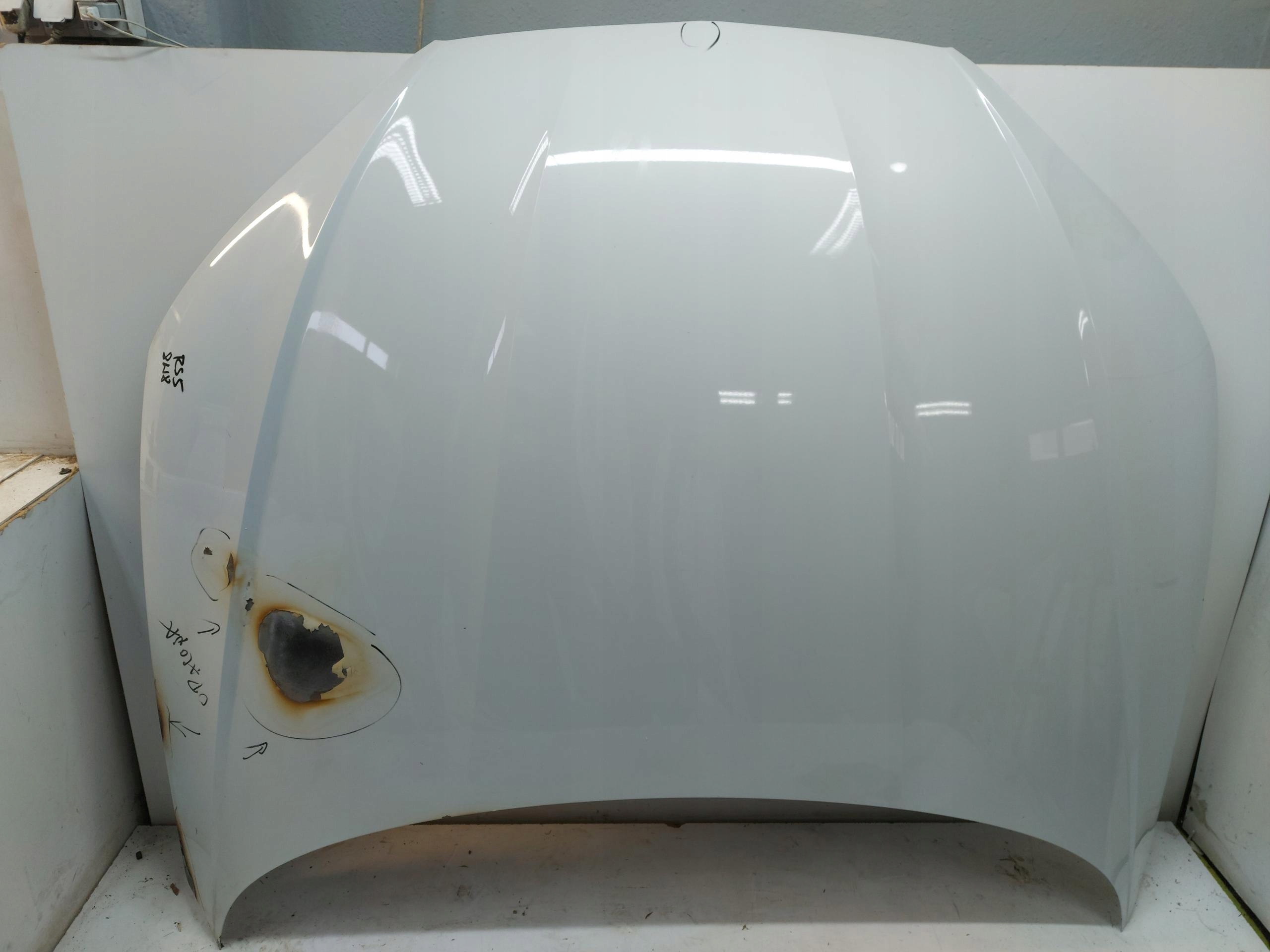 AUDI RS5 8W8 Maska pokrywa silnika