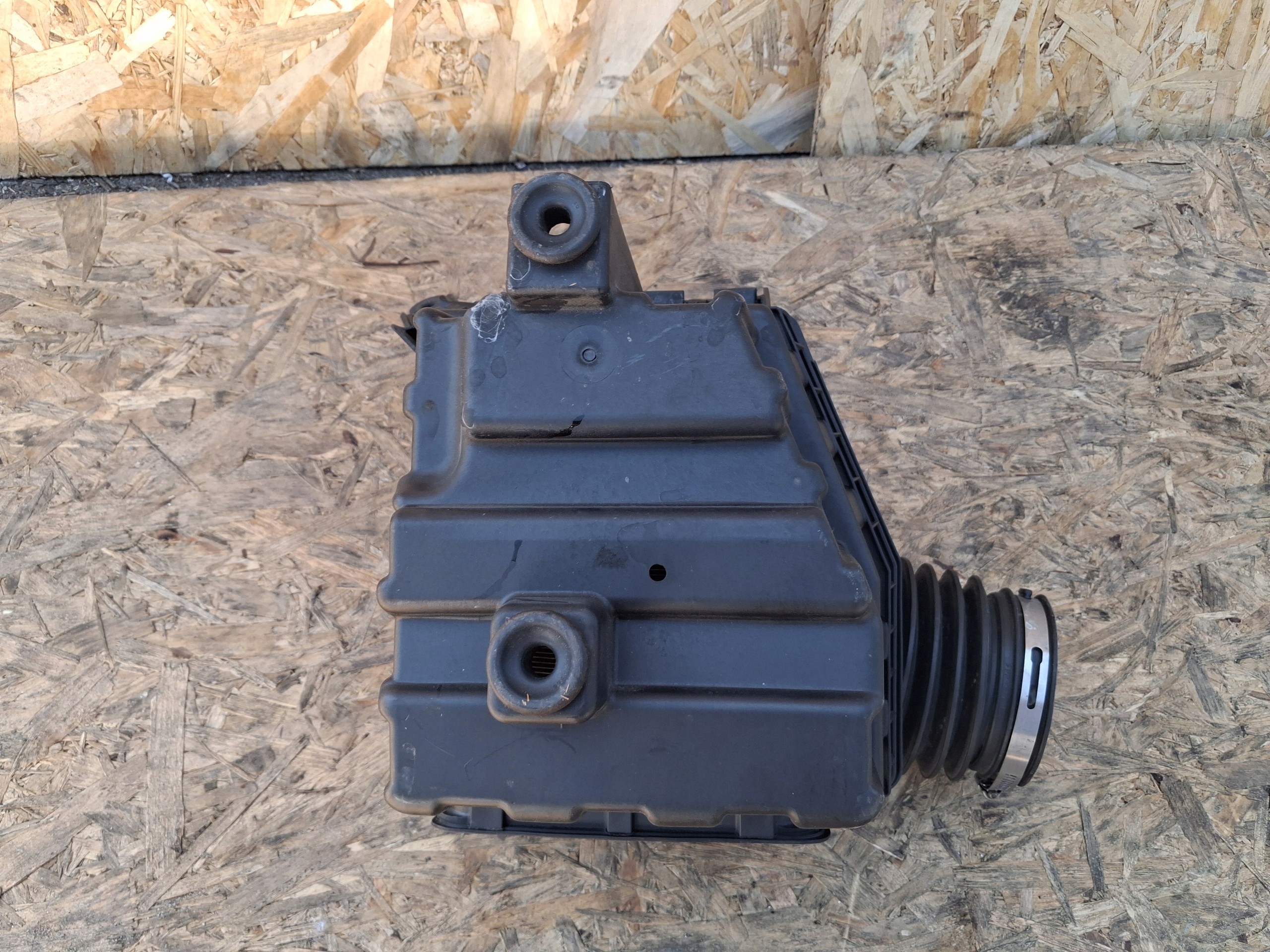 Gehäuse filter luft CHRYSLER PACIFICA 16- 3.6 68188641AA