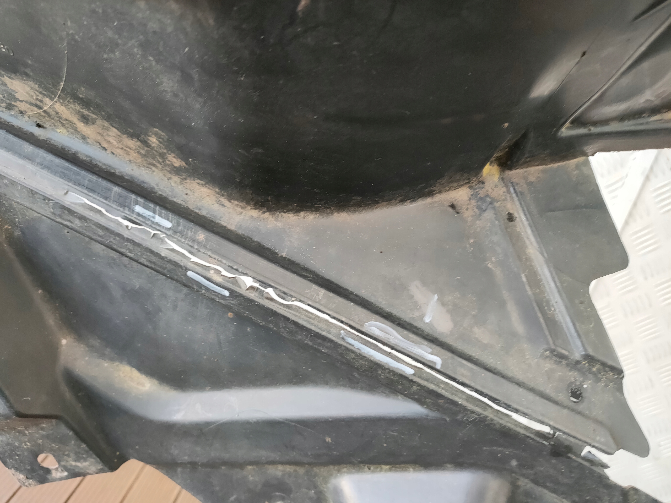 MERCEDES E-KLASA W212 mudguard front right rear part A2126903130