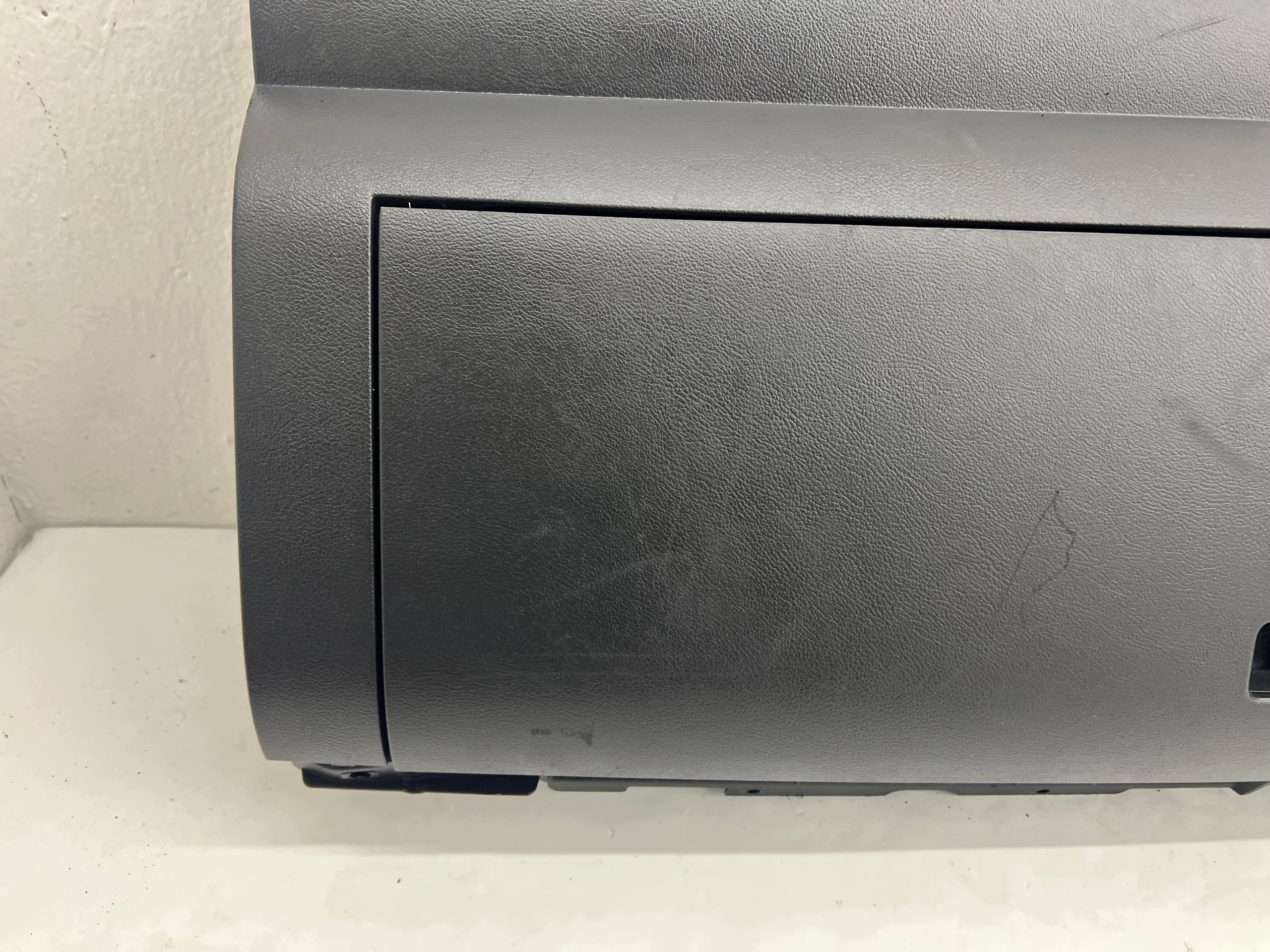 handschuhfach des beifahrers VW TOUAREG 7L6858904