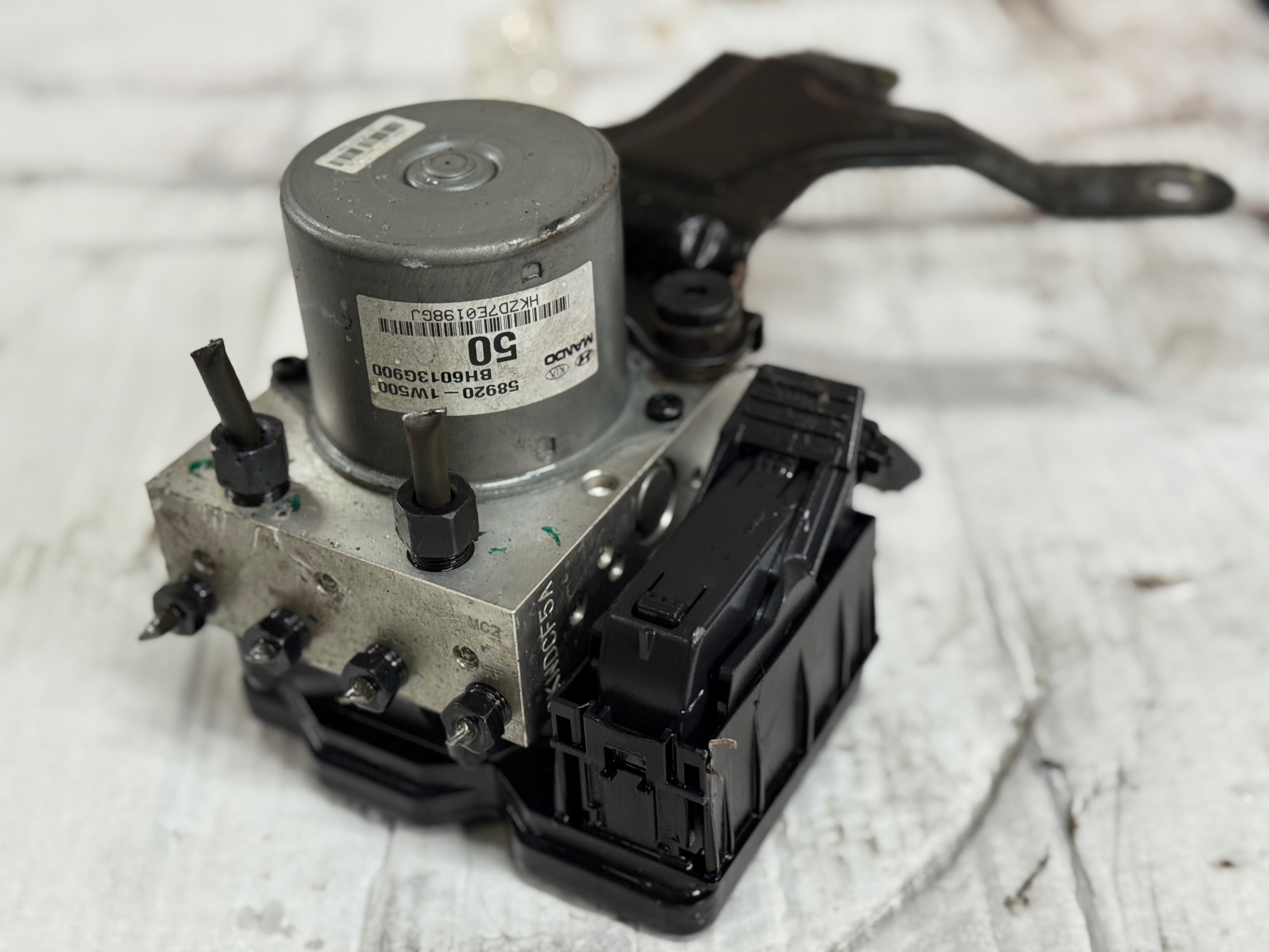 pump control unit ABS KIA RIO III 58920-1W500 2011-2017
