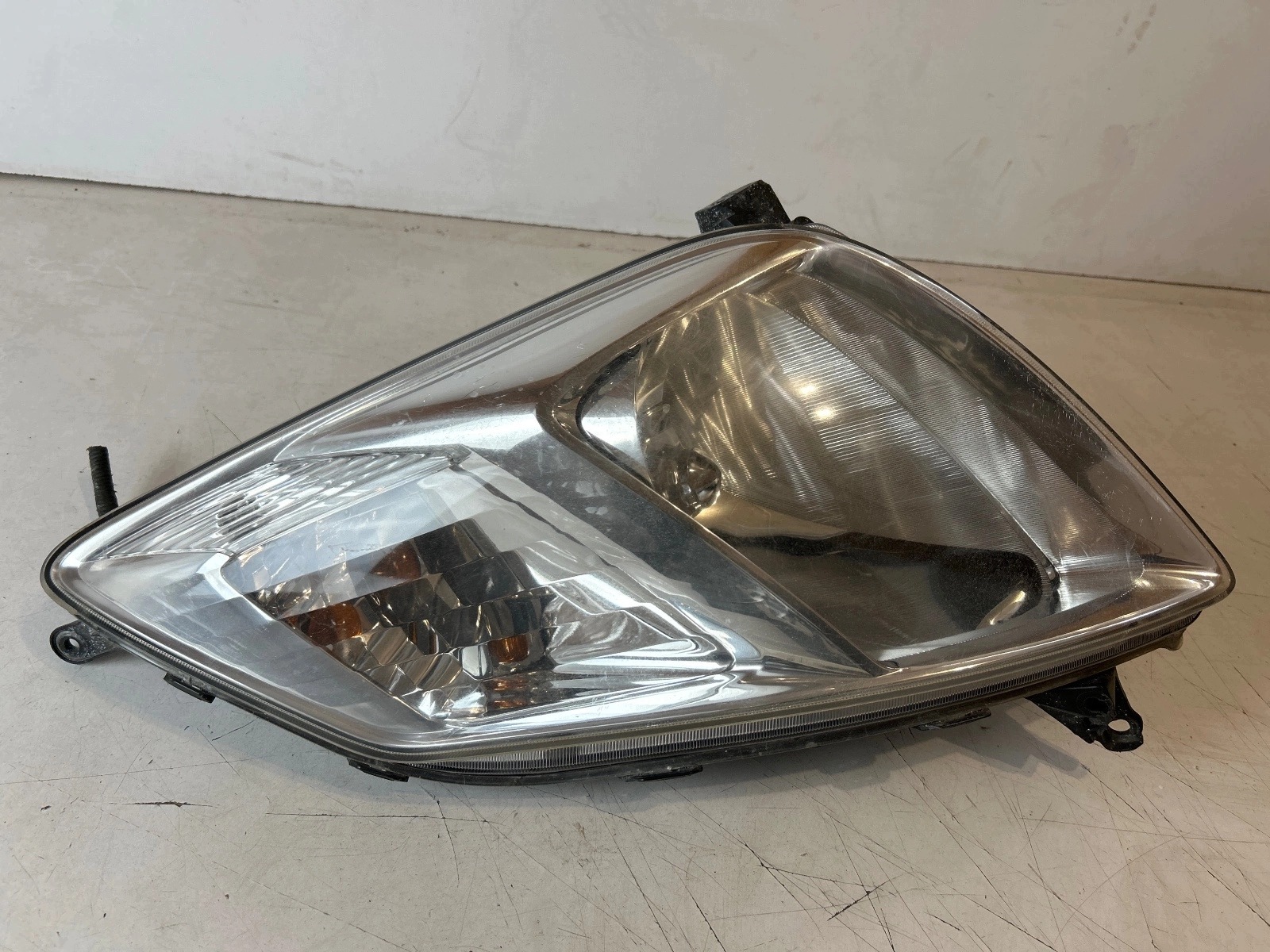 light front front left Toyota Prius II Uk Anglik