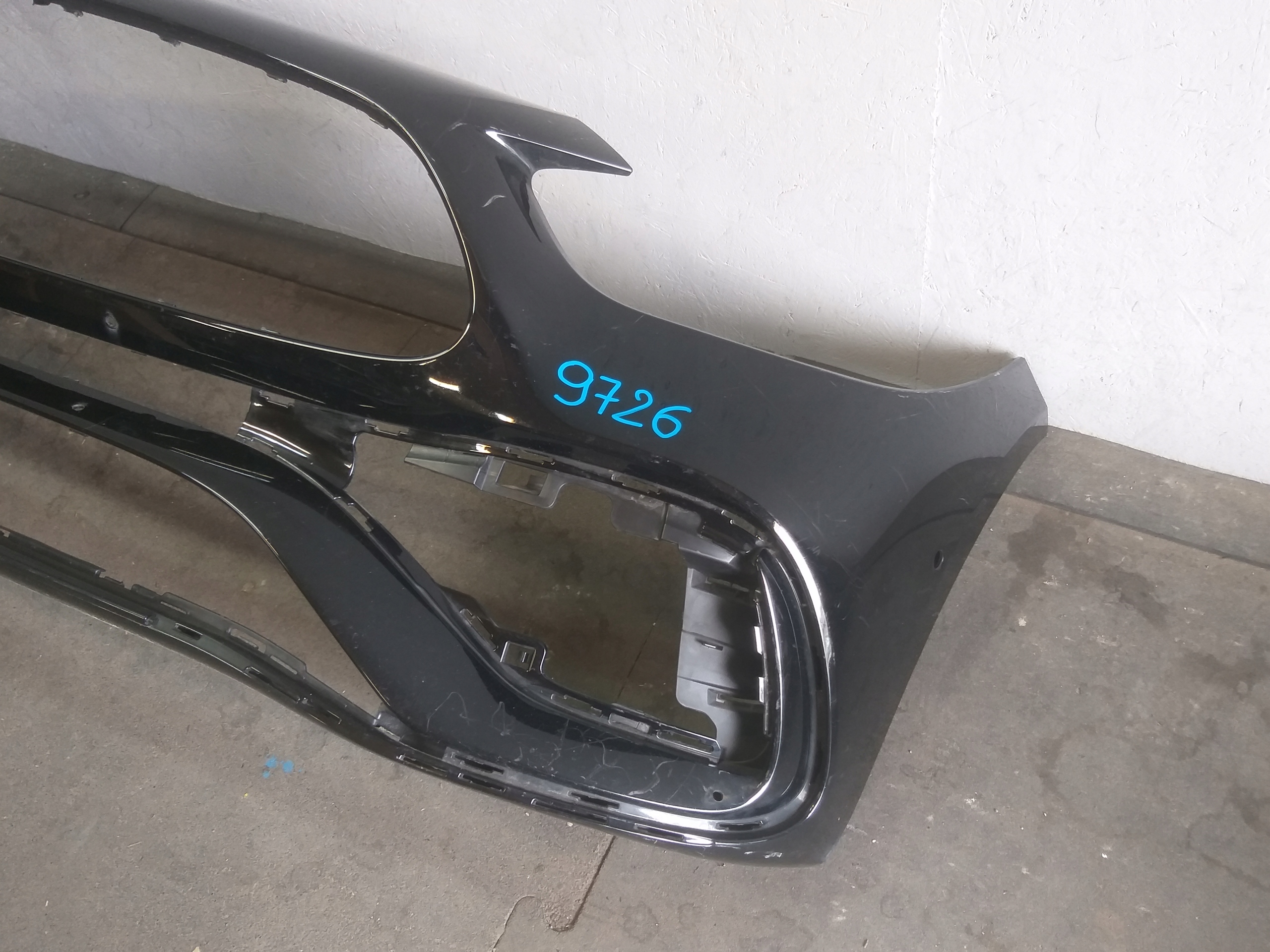 nárazník předek MERCEDES C KLASA W206 AMG