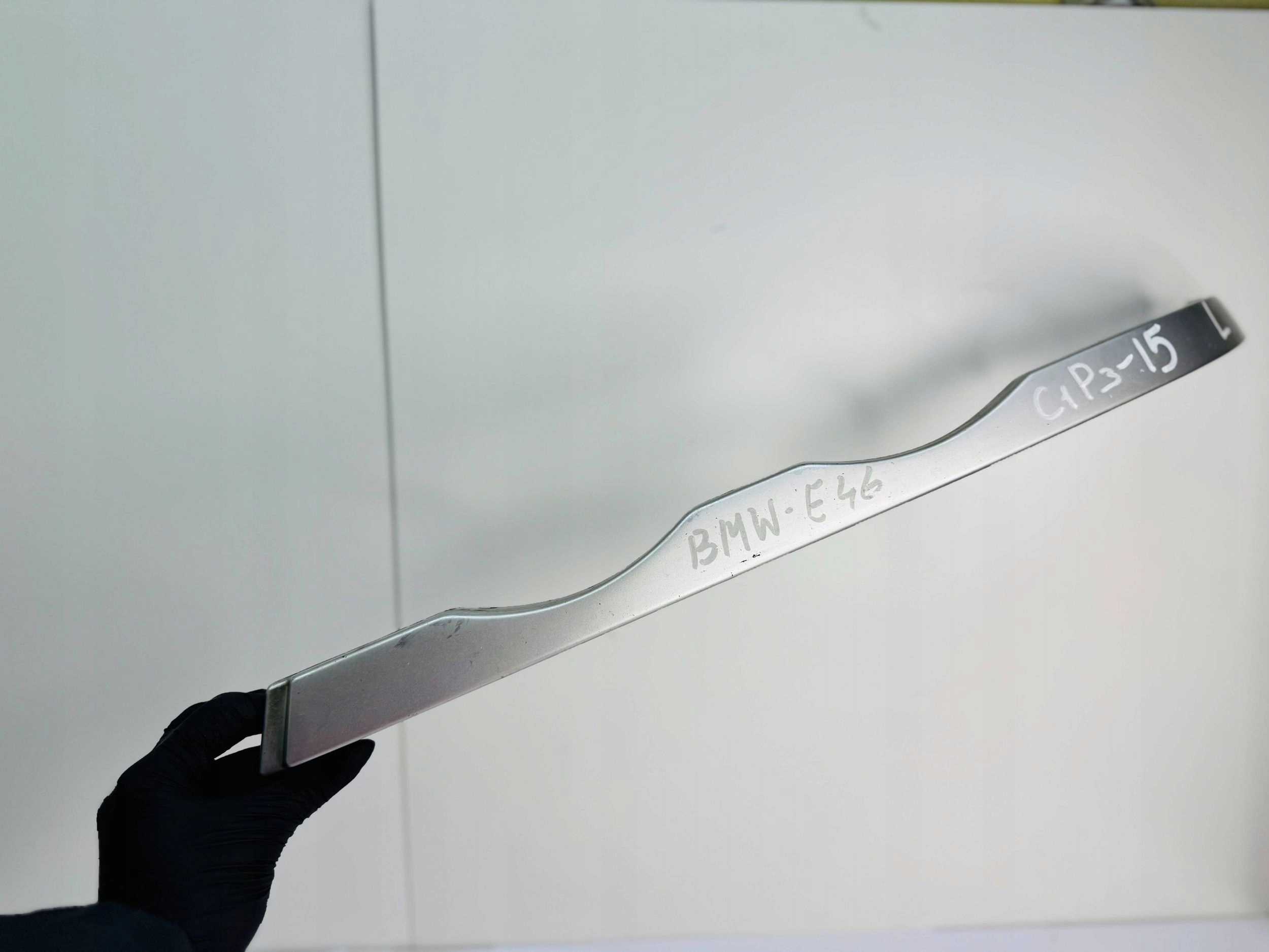 BMW 3 E46 moulding below reflektorem left 51138208481