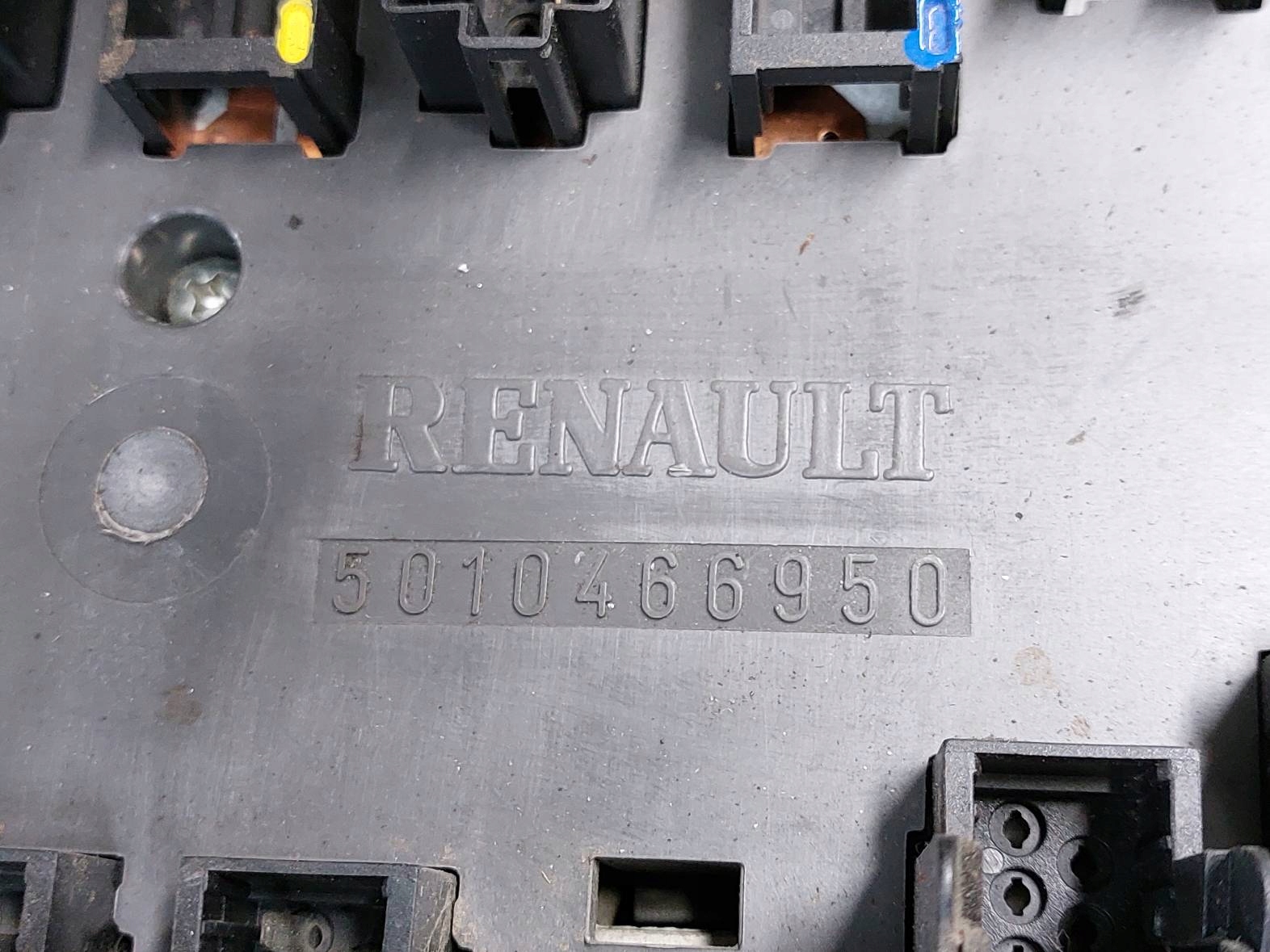 SKRZYNKA BEZPIECZNIKÓW RENAULT PREMIUM 420 DCI Typ samochodu Samochody ciężarowe