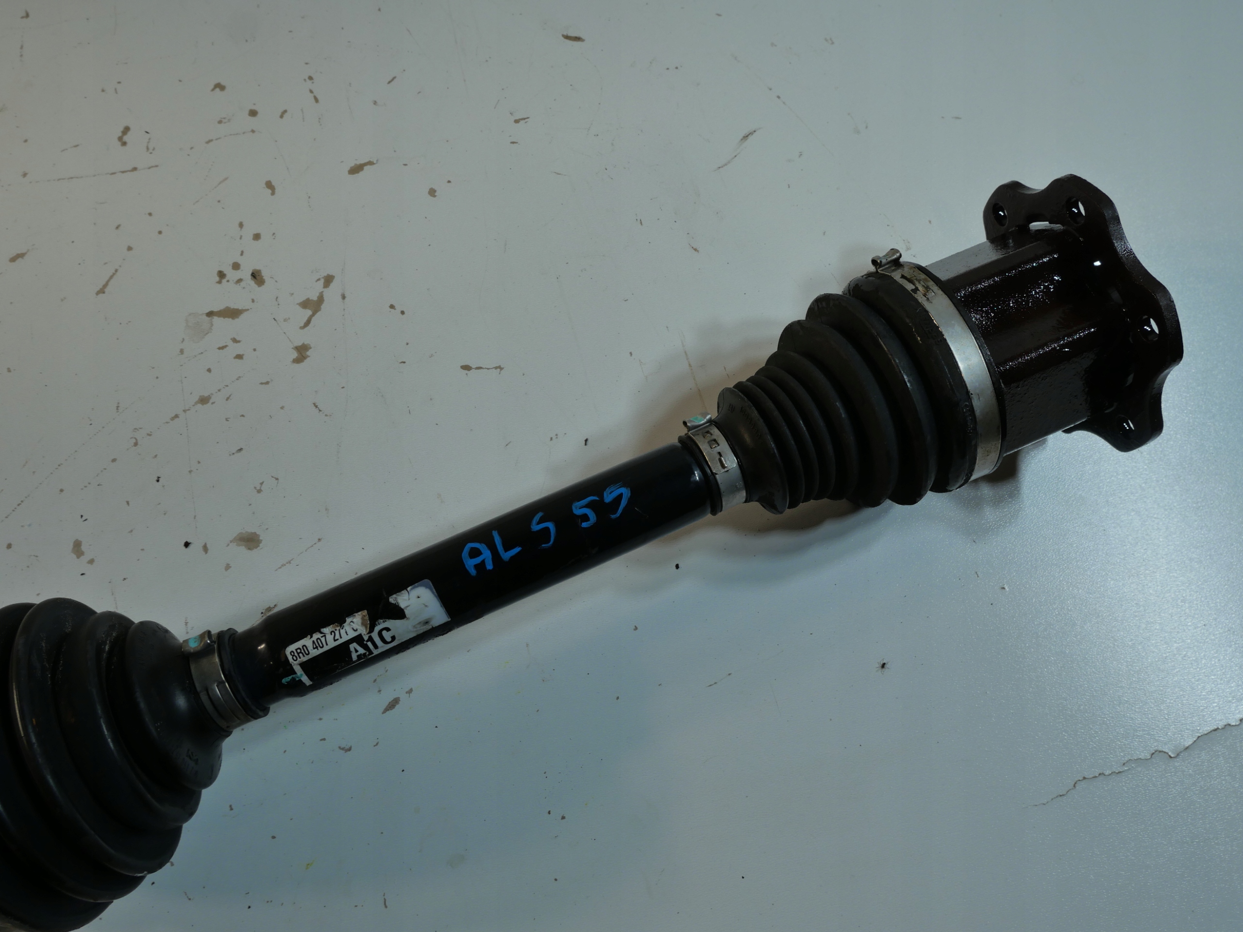 Audi Q5 and 1 8R 3.0 TDI semi-axis front 8R0407271C