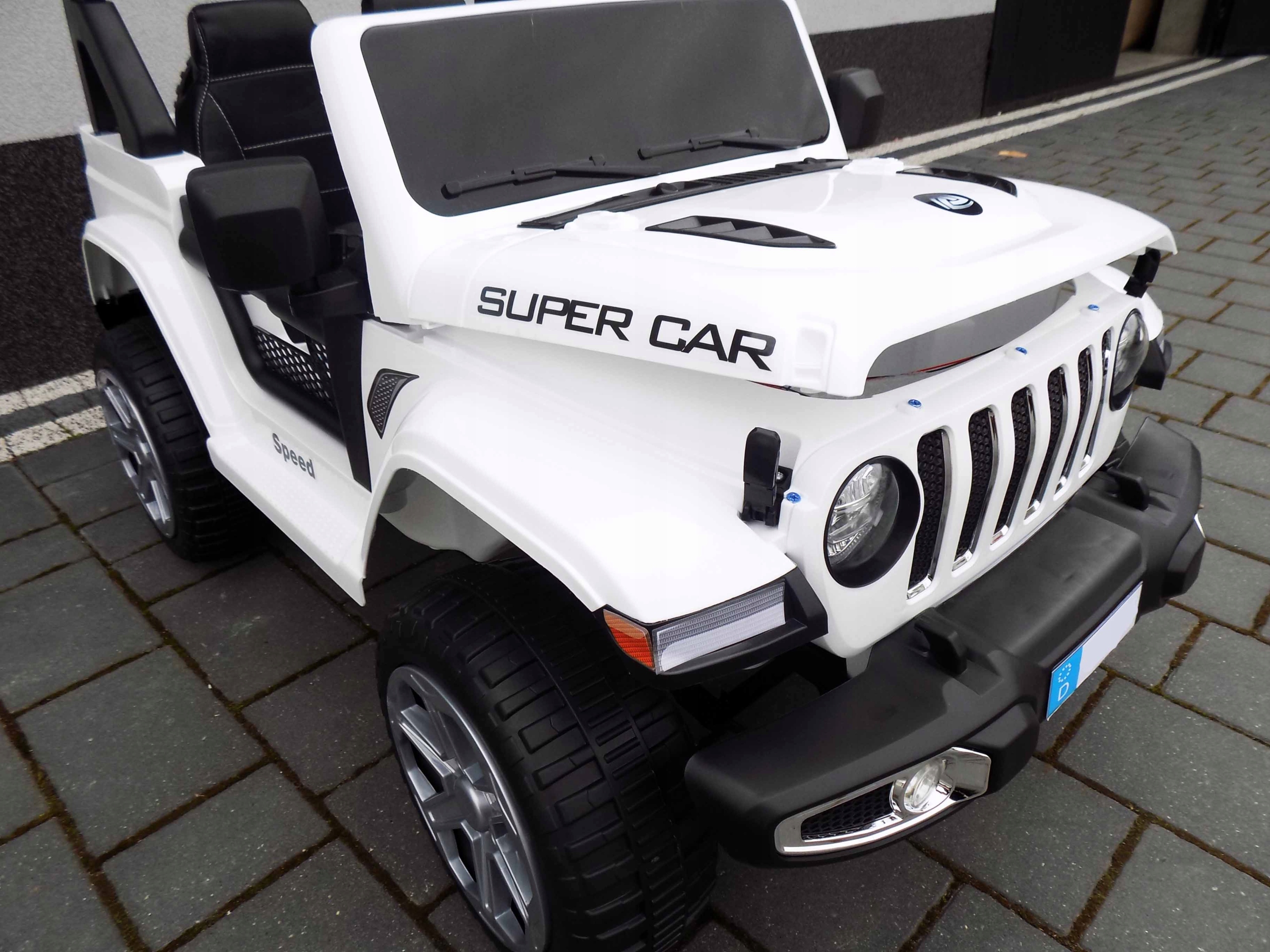 DUŻY JEEP 4X4 AUTO NA AKUMULATOR KLUCZYK BUJAK EAN (GTIN) 5903864906622