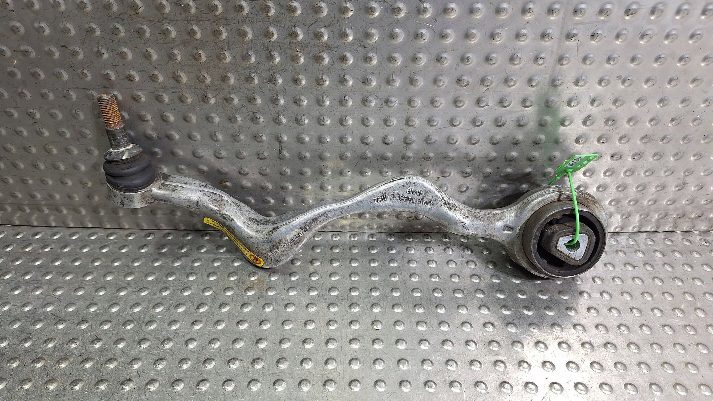 Querlenker links vorne 6763703 BMW E81 E82 E87 E88 E89 E90 E91 E92 E93 X1 E84