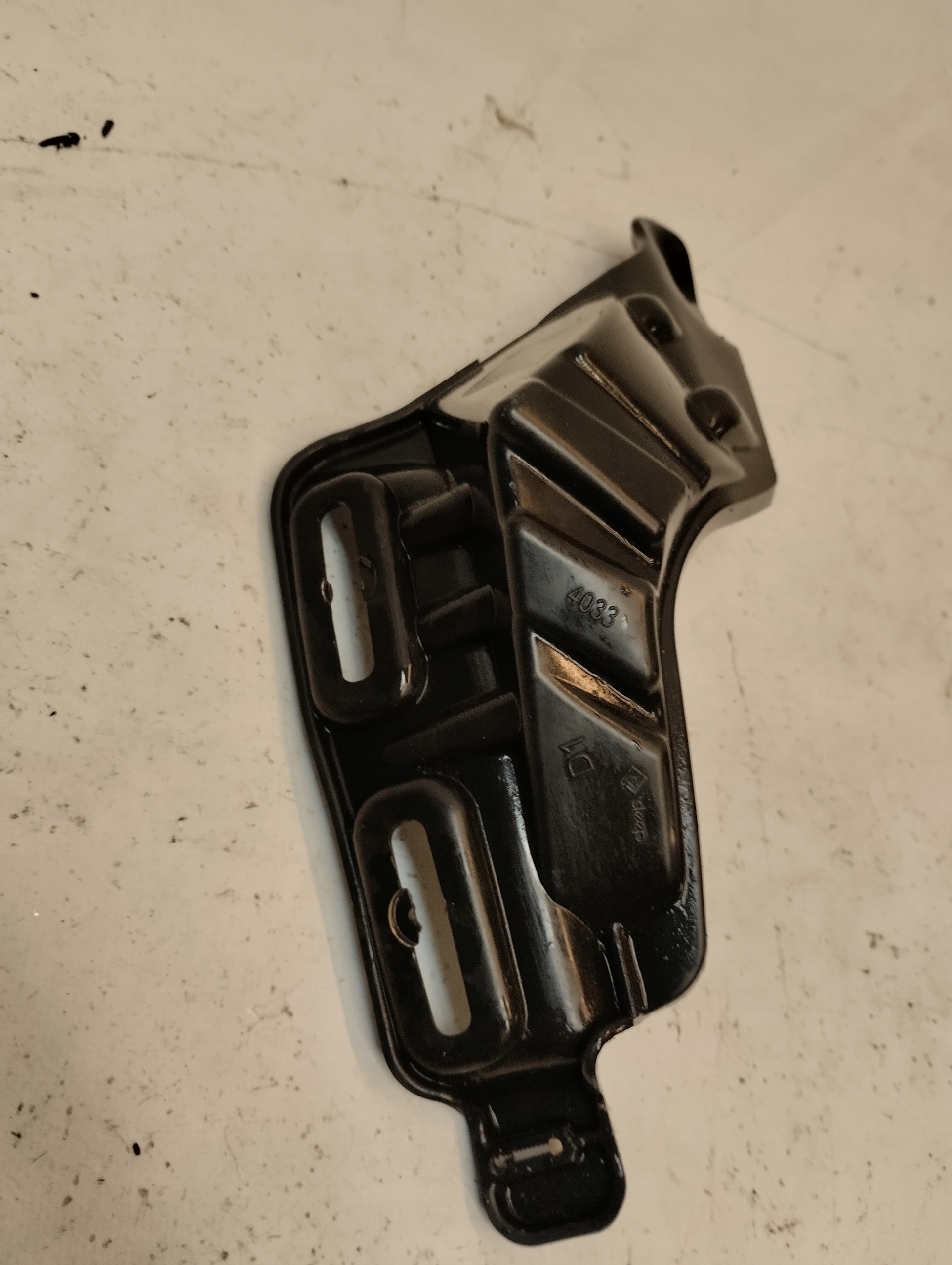 CITROEN C3 III bumper bracket front right 9812550880