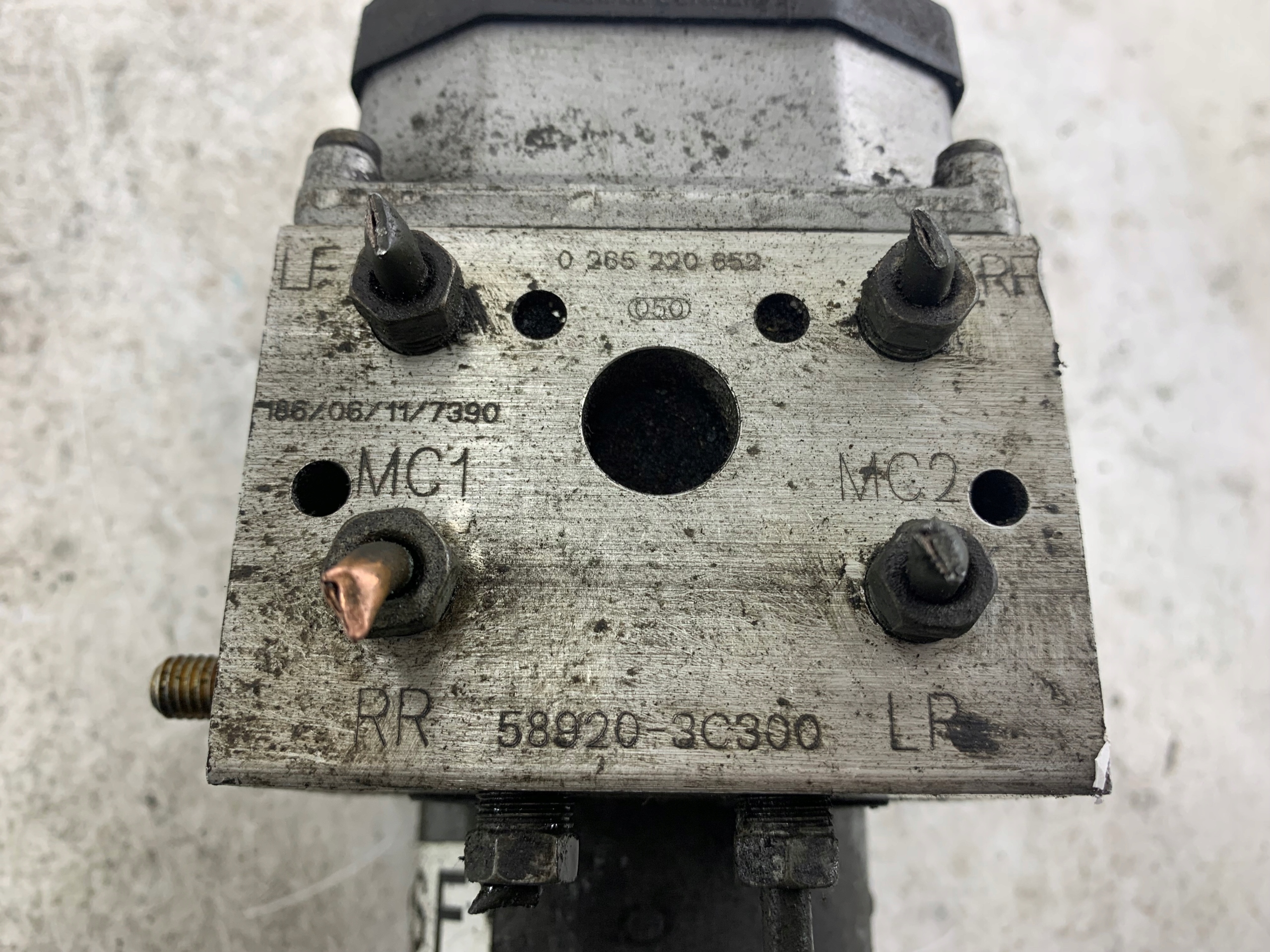 KIA MAGENTIS e servofreno ABS 58920-3C300