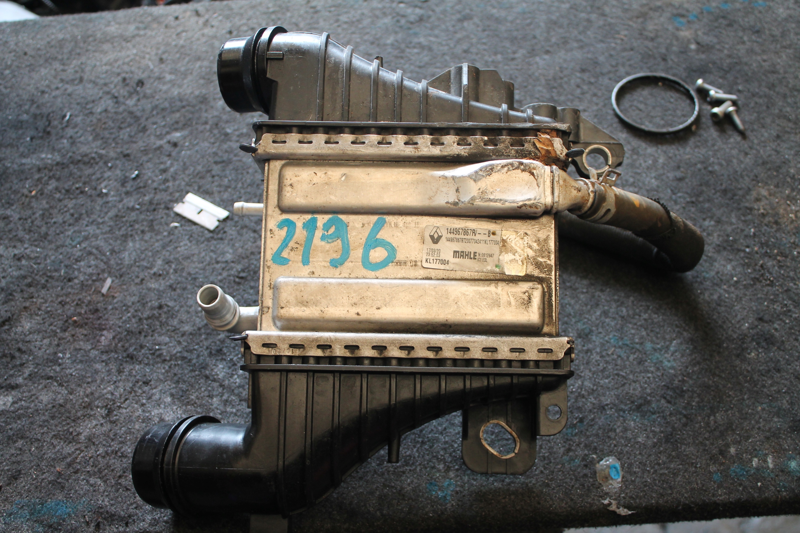 2196. Kühler INTERCOOLER 144967867R