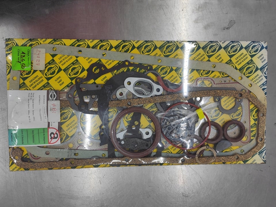 USZCZELKI NA SILNIK VW PASAT SANTANA HP JS 2.0 2.2