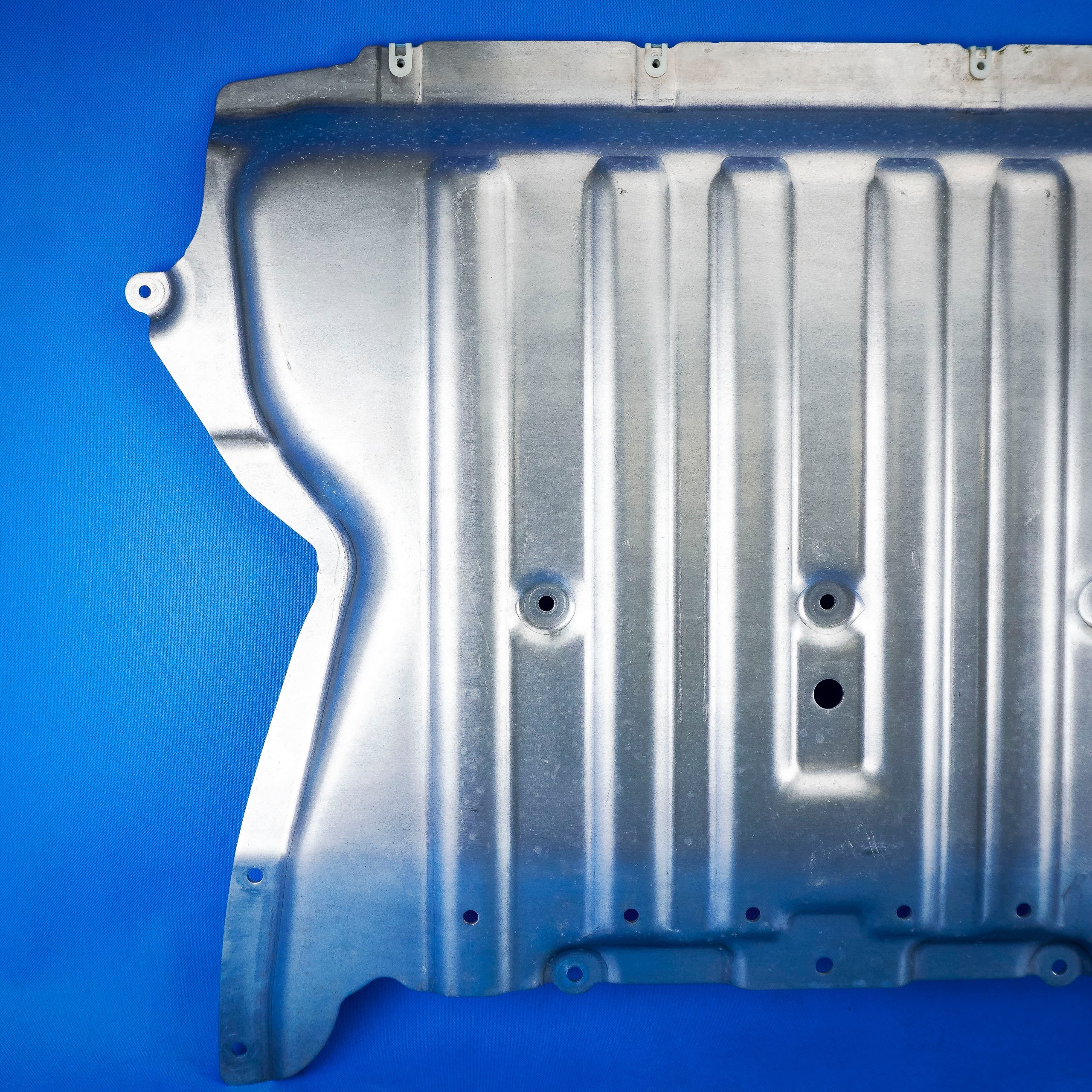 cover below engine of the engine front BMW 5 G30 31146883283 6883283 original