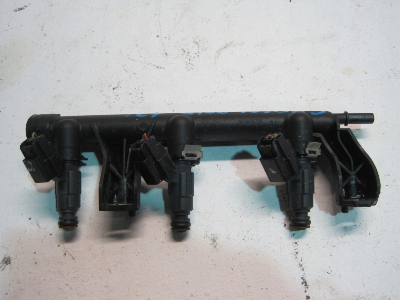 Rampe injection OPEL CROSSLAND 1,2i 9816955780