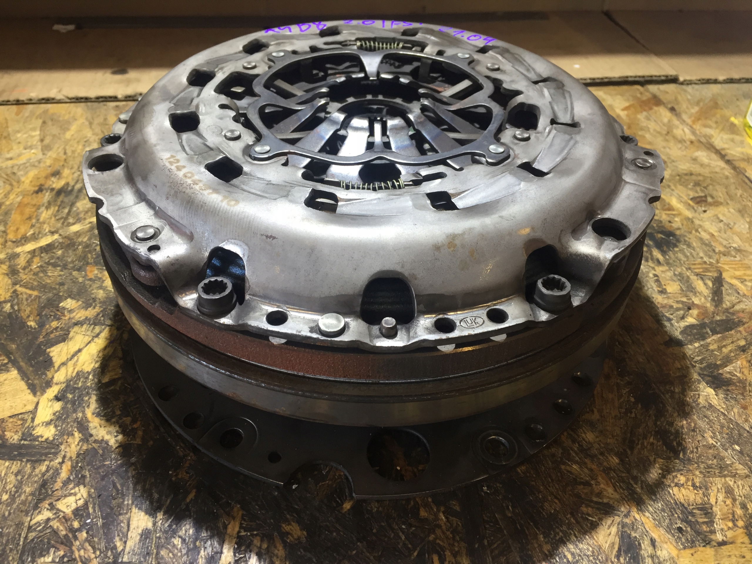 AUDI A4 B8 A5 1.8 2.0 TFSI kvačilo zamajac