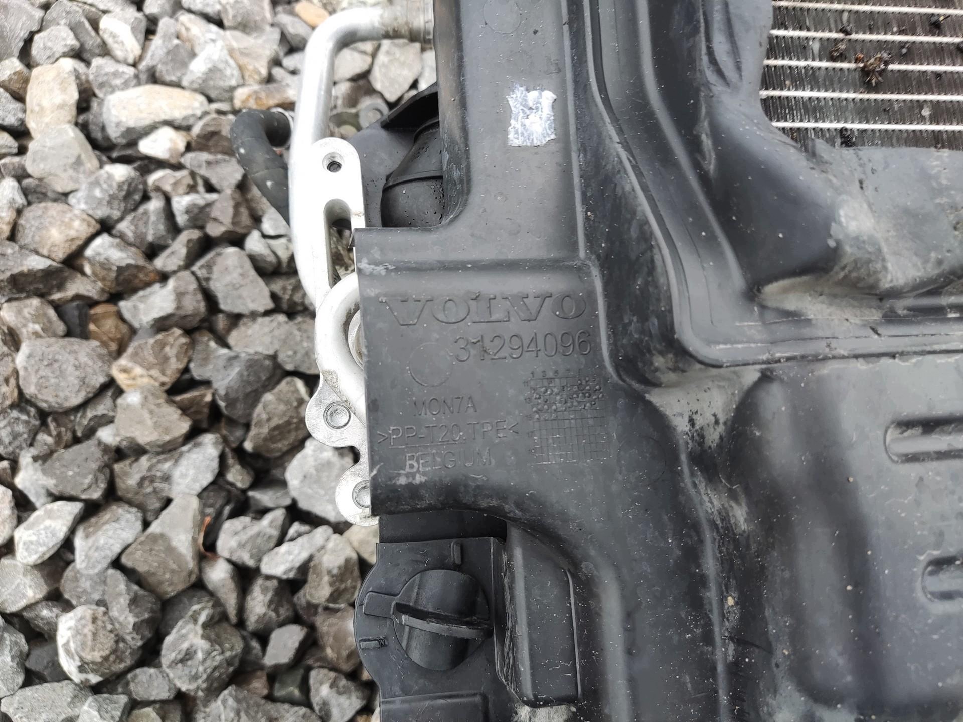 KOMPLET chladiče chladiče ventilátor VOLVO V40 II 2.0D 2012-2016