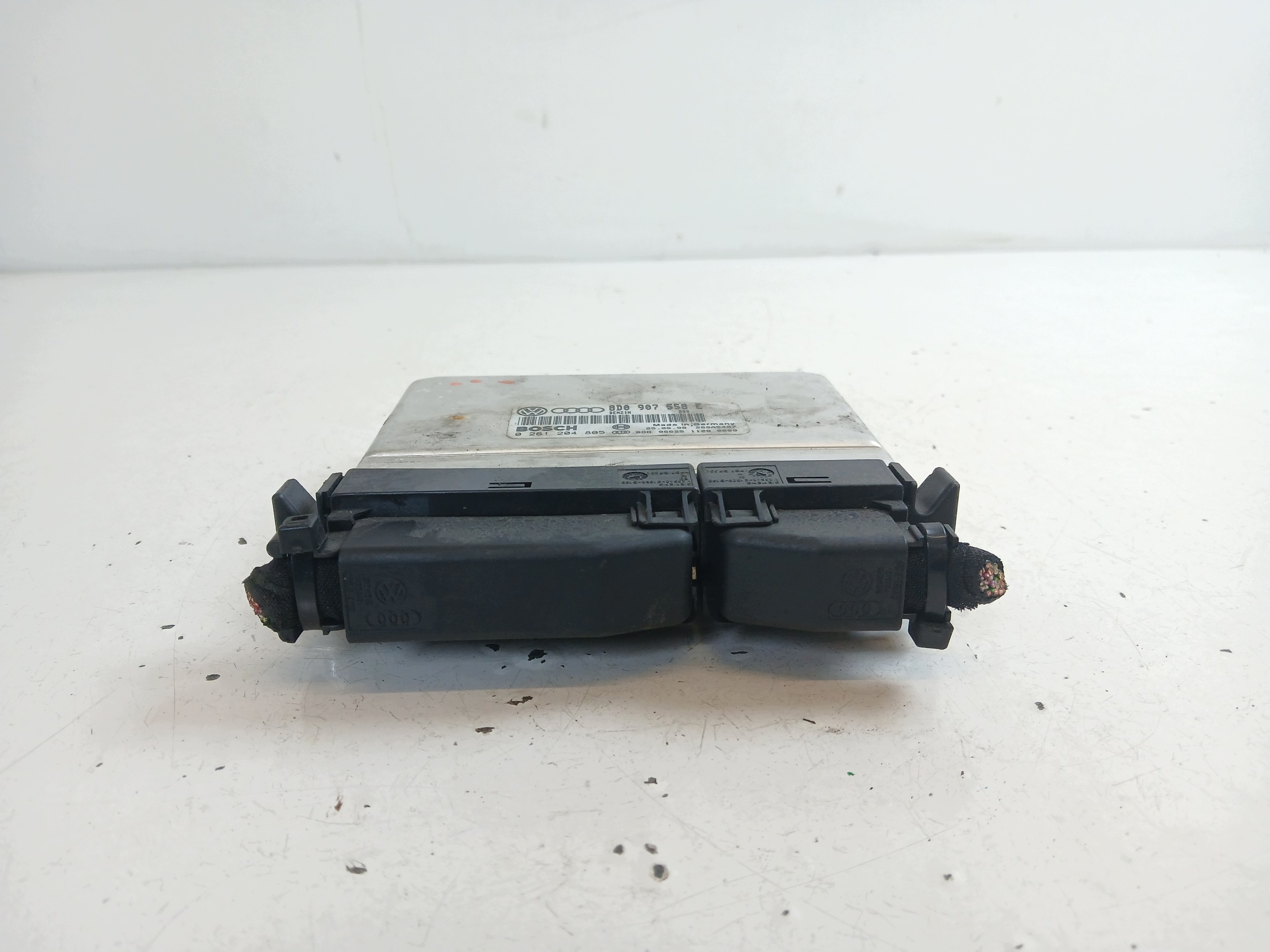 VW PASSAT B5 1.8 T control unit of the engine 8D0907558E