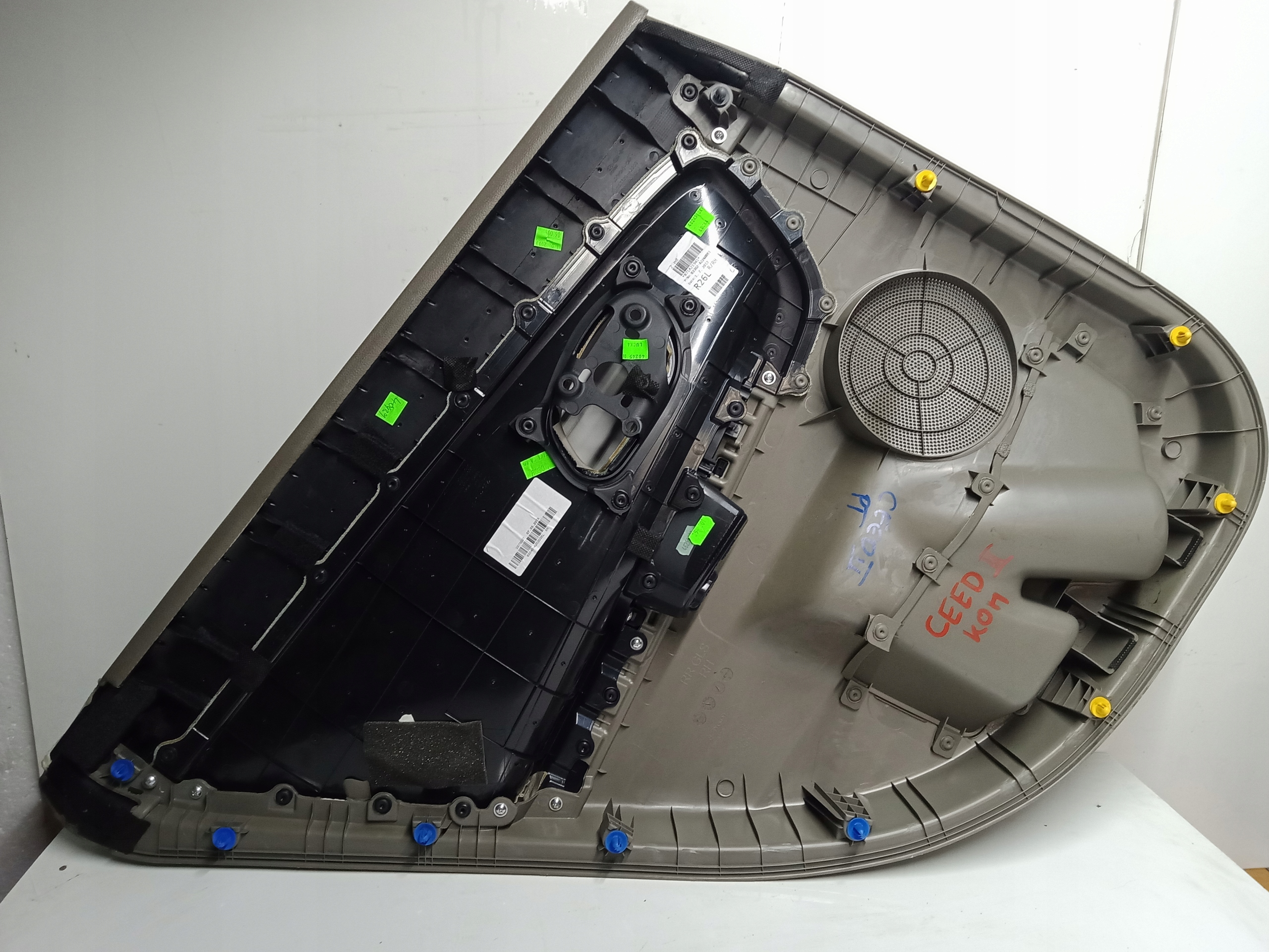 KIA CEED II HB side upholstery door right rear part 2013