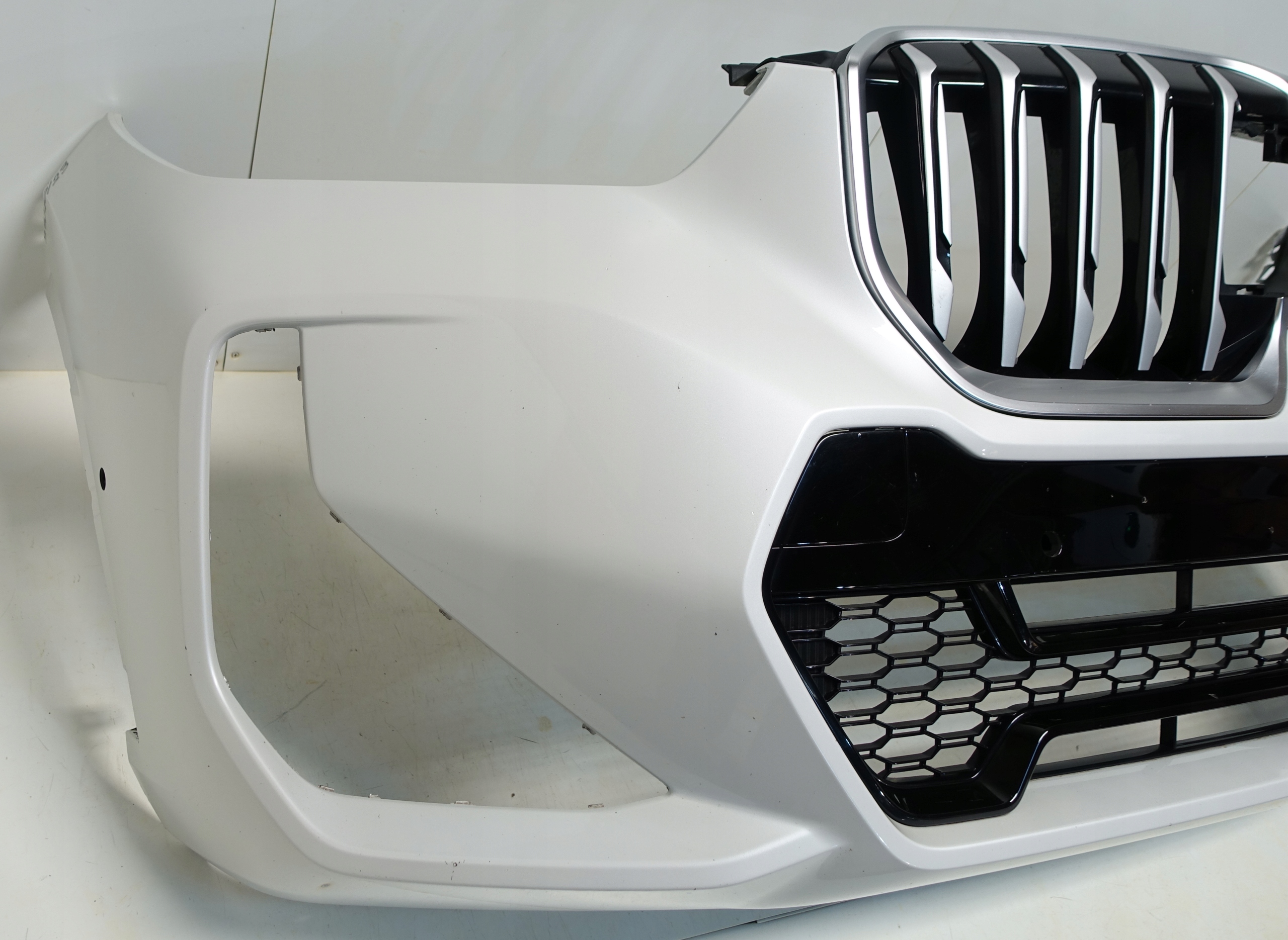 BMW X1 U11 m-packet 9881907 2022- below 6 PDC front bumper front