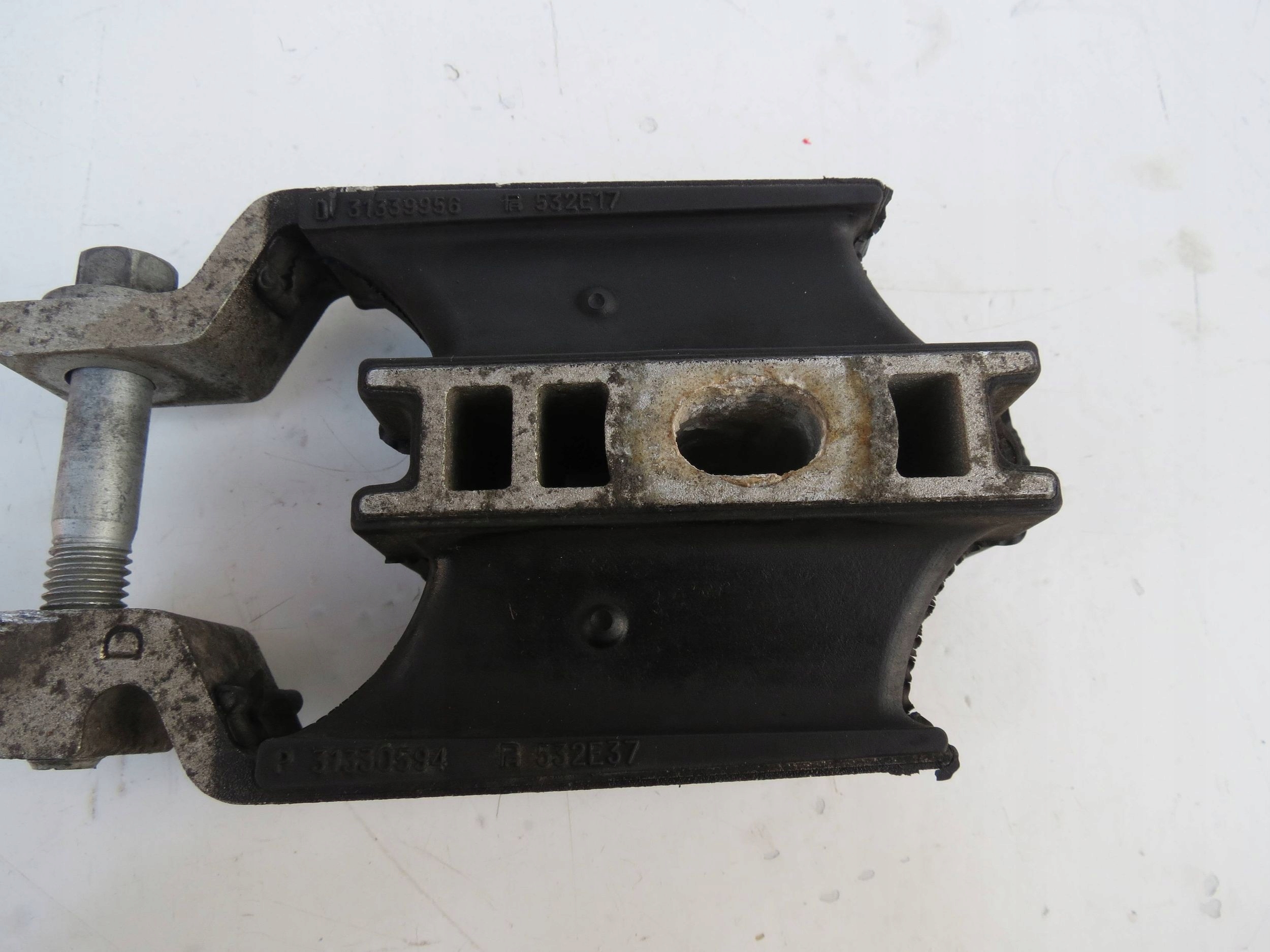 holder engine mount VOLVO XC90 2.0 31330594