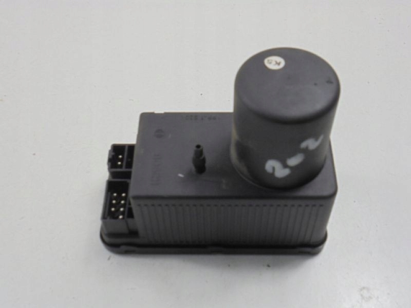 MERCEDES C W202 POMPA CENTRALNEGO ZAMKA 2028001648