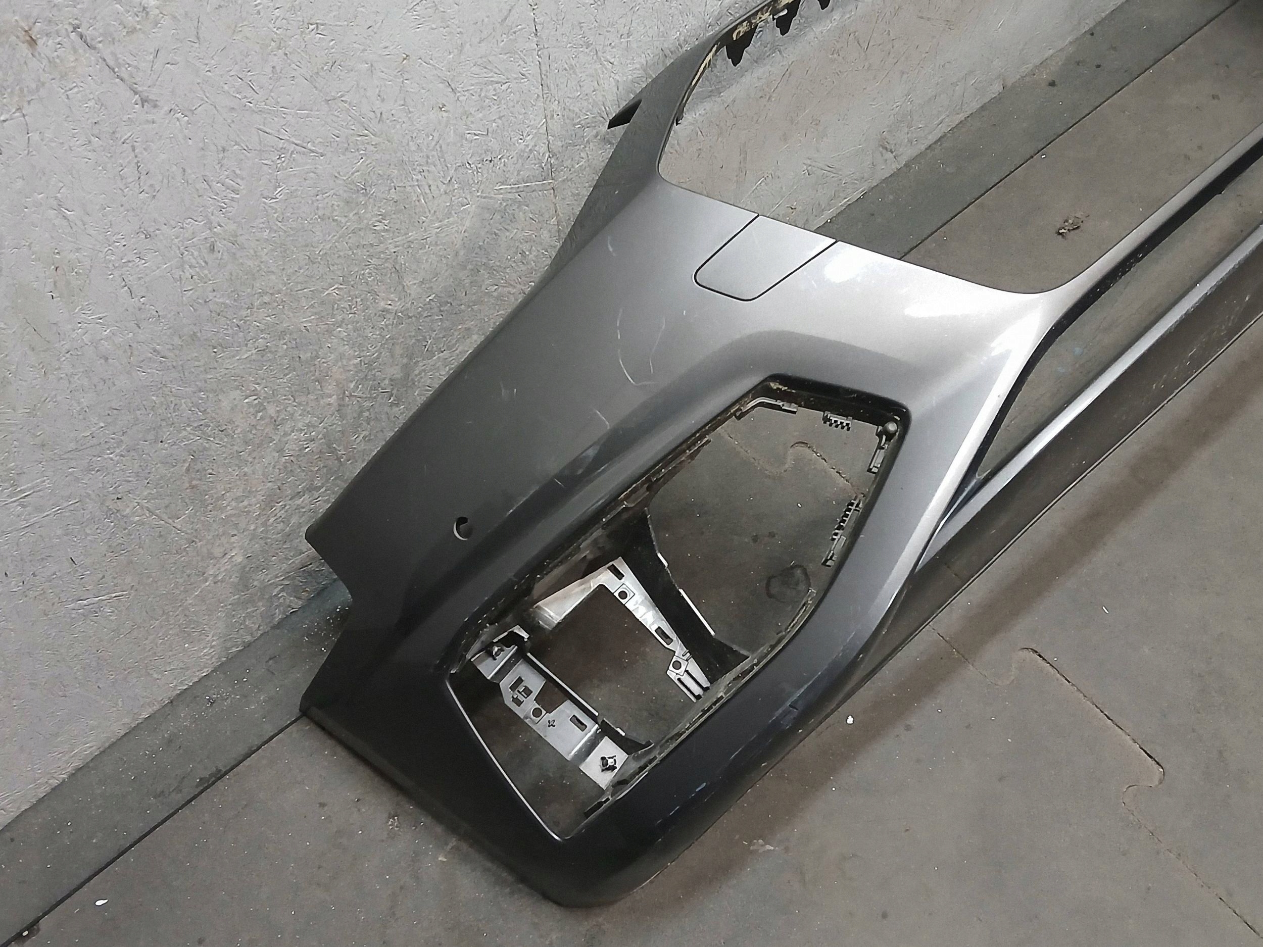 nárazník předek AUDI A4 B9 8W LIFT 19