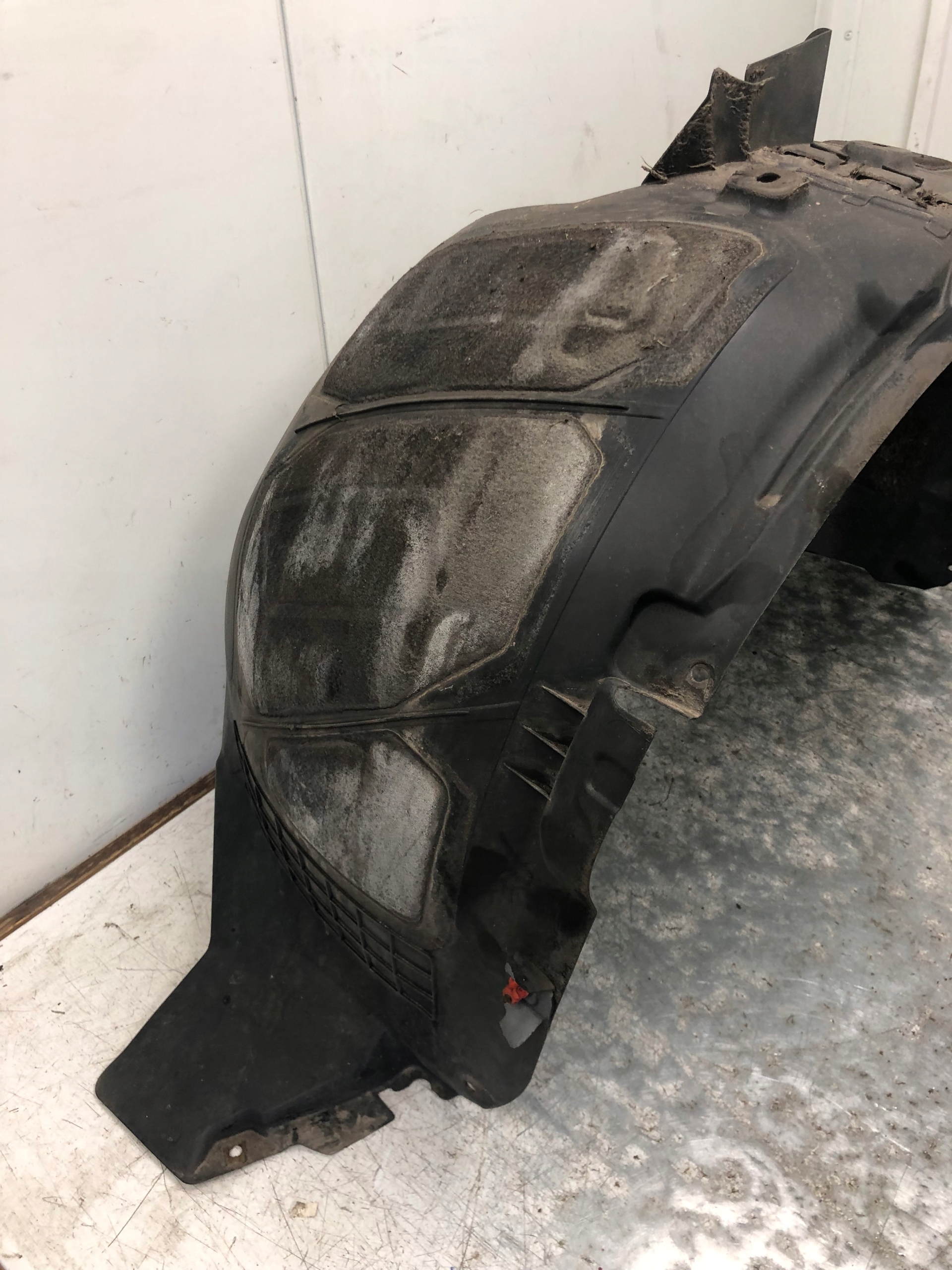 mudguard left front OPEL ZAFIRA C 13301575