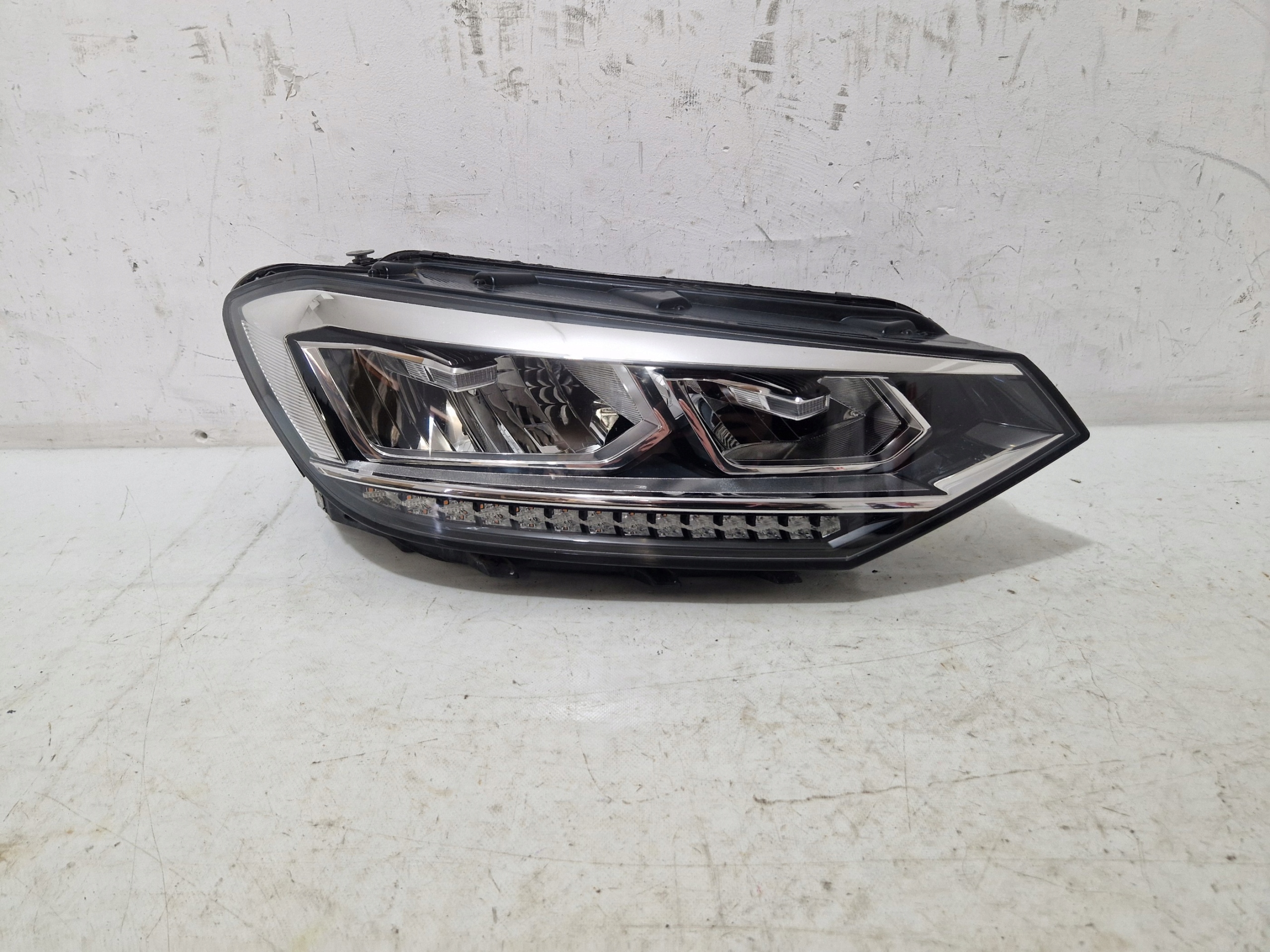 * VW TOURAN III 5TB light REFLEKTOR FULL LED right EUROPA 5TB941036B