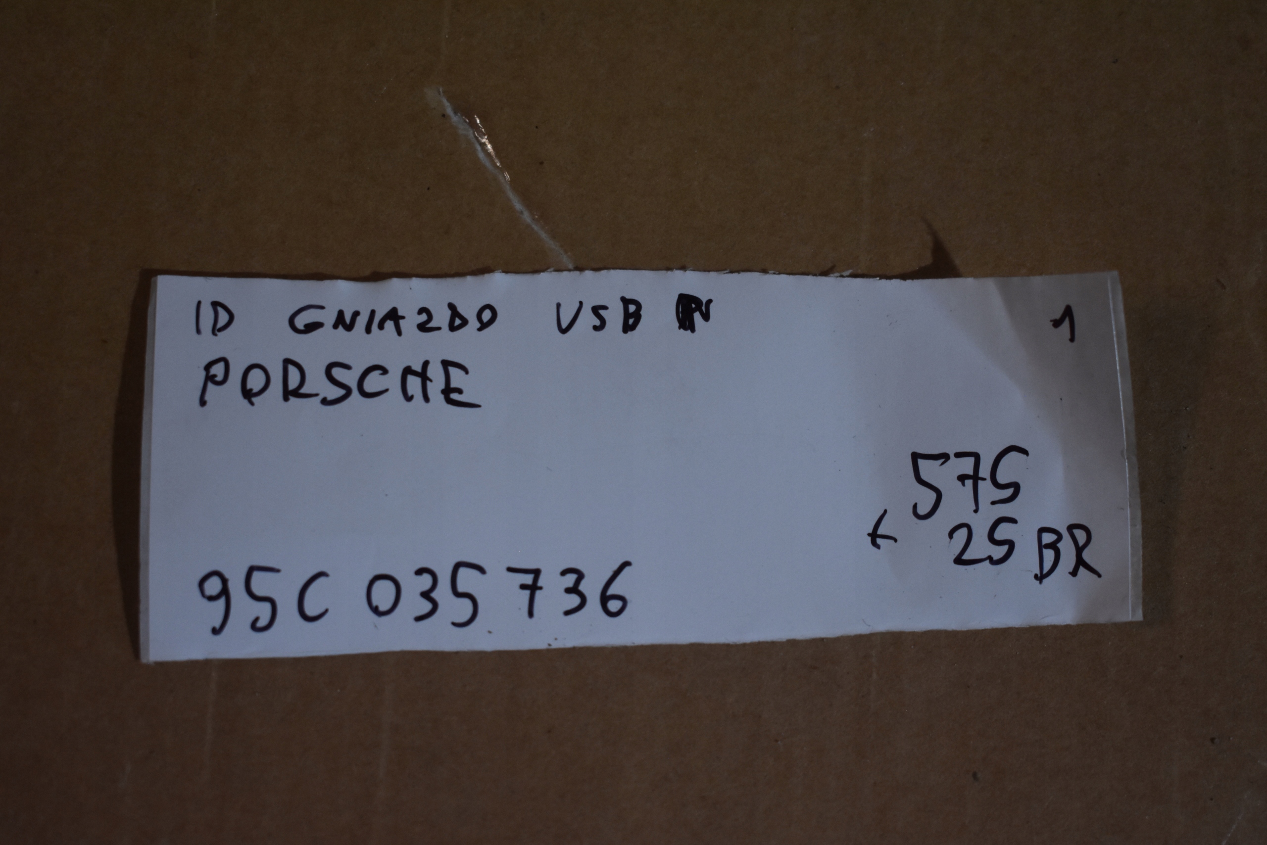 IDEALNE Adattatore USB PORSCHE 1
